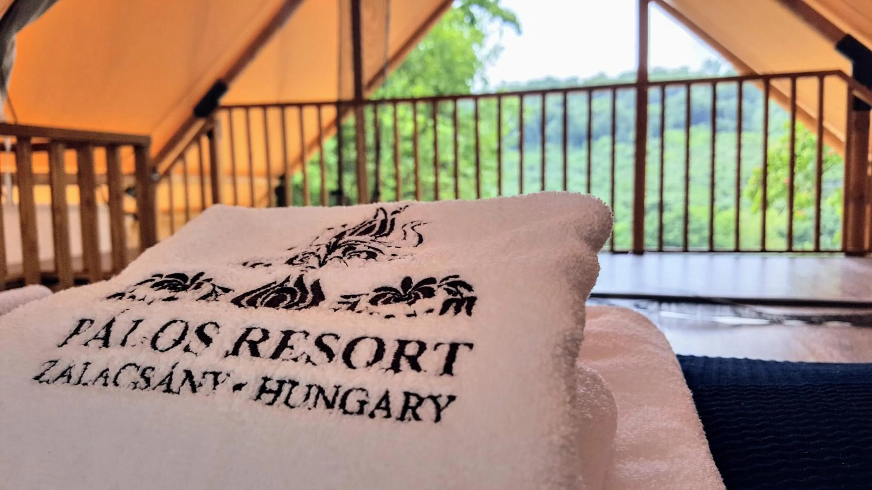 Logo/Certificate/Sign, Bed in Pálos Resort