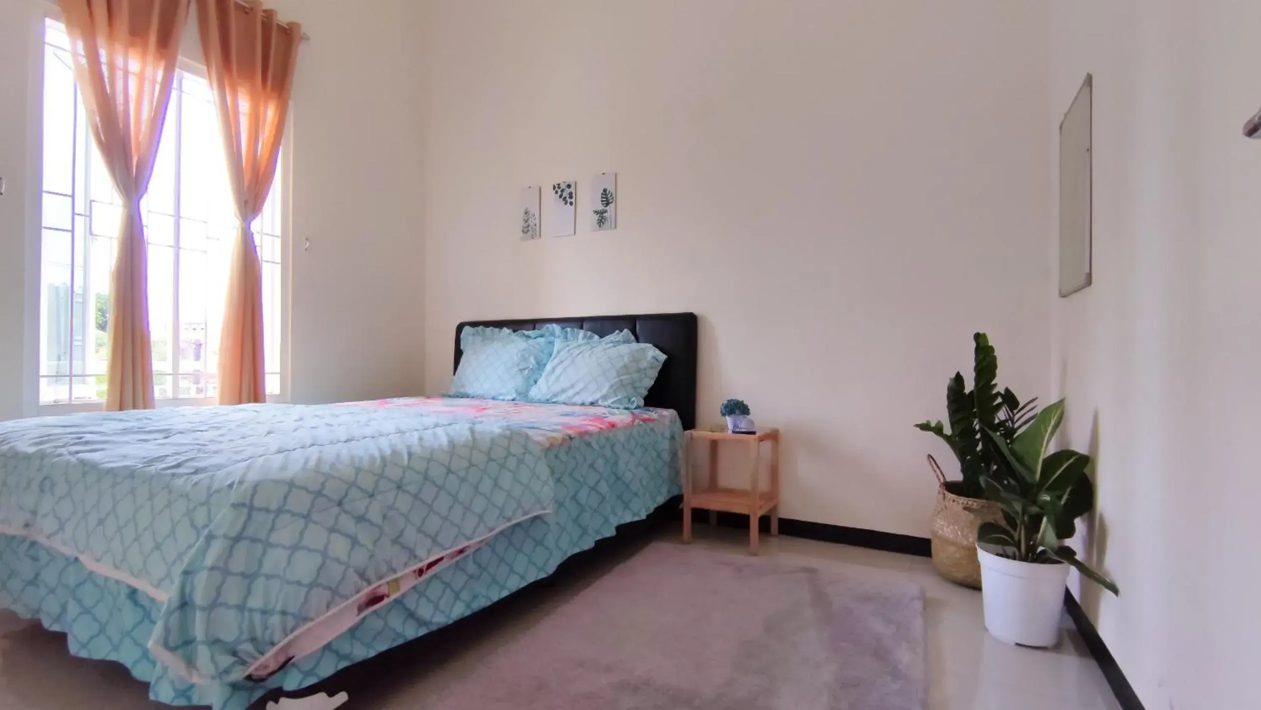 Double Room in Surabaya Homey near ITS Syariah Double Room in Surabaya Homey near ITS Syariah