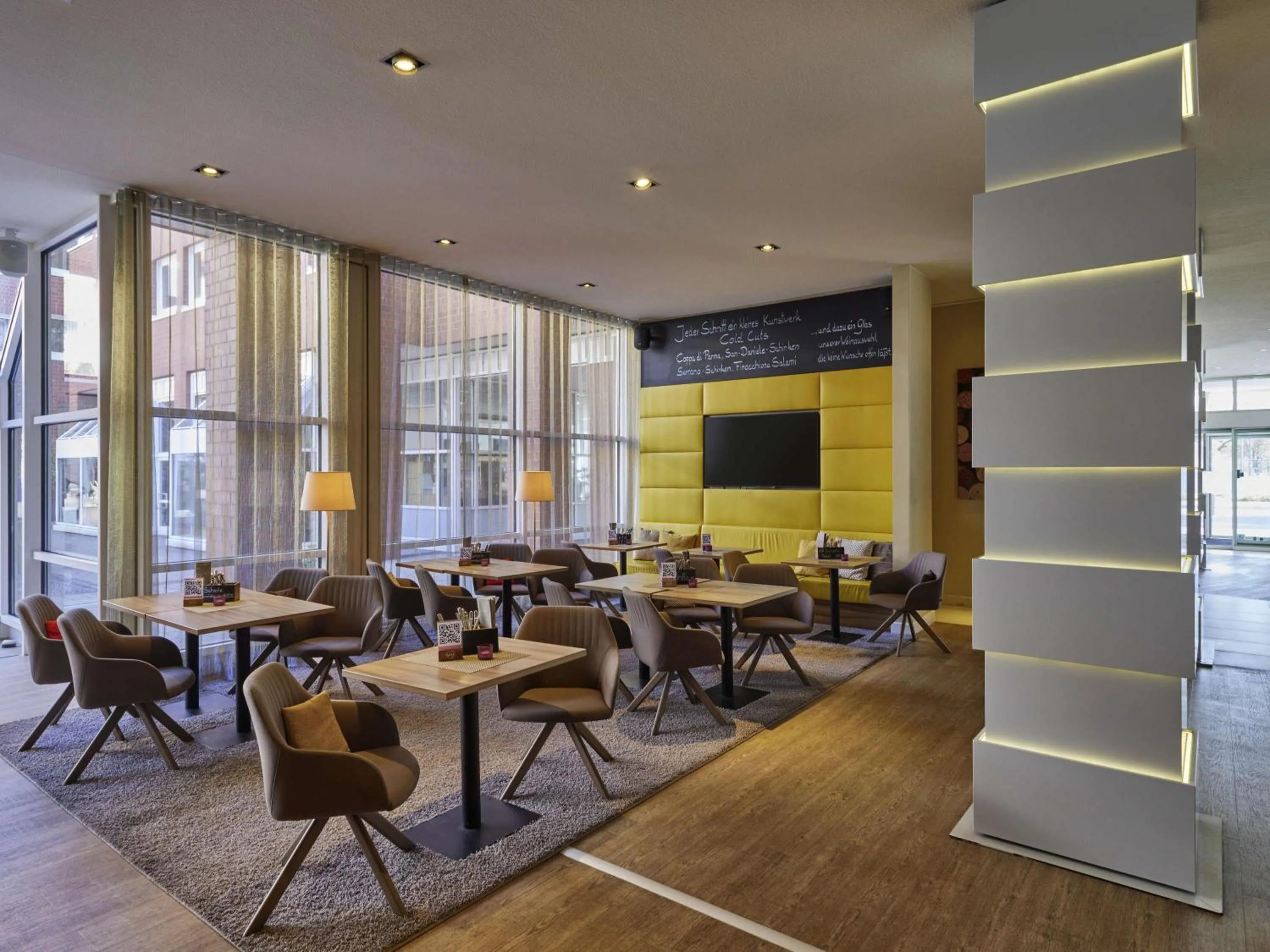 Lounge or bar in Mercure Hotel Severinshof Köln City