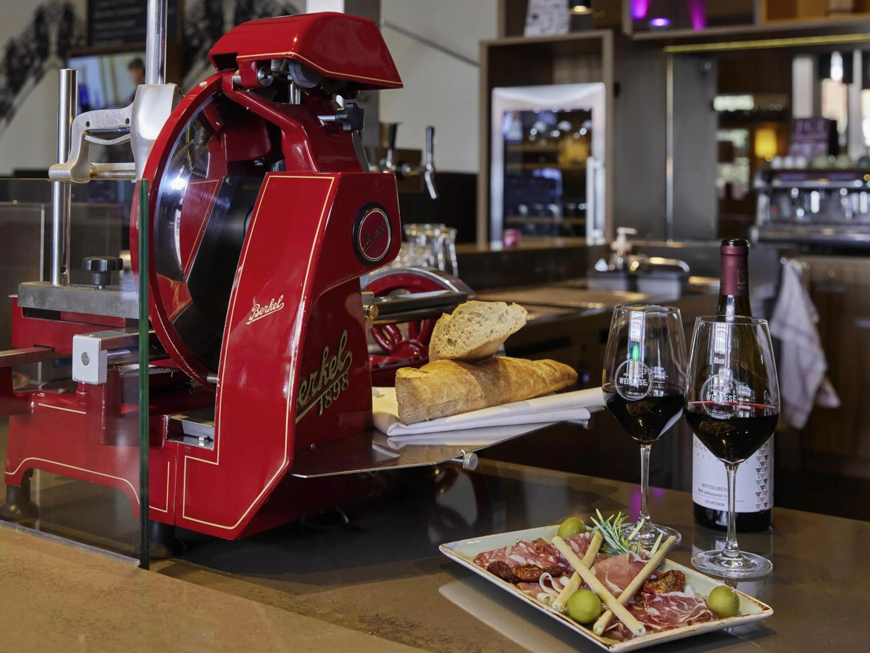 Lounge or bar in Mercure Hotel Severinshof Köln City