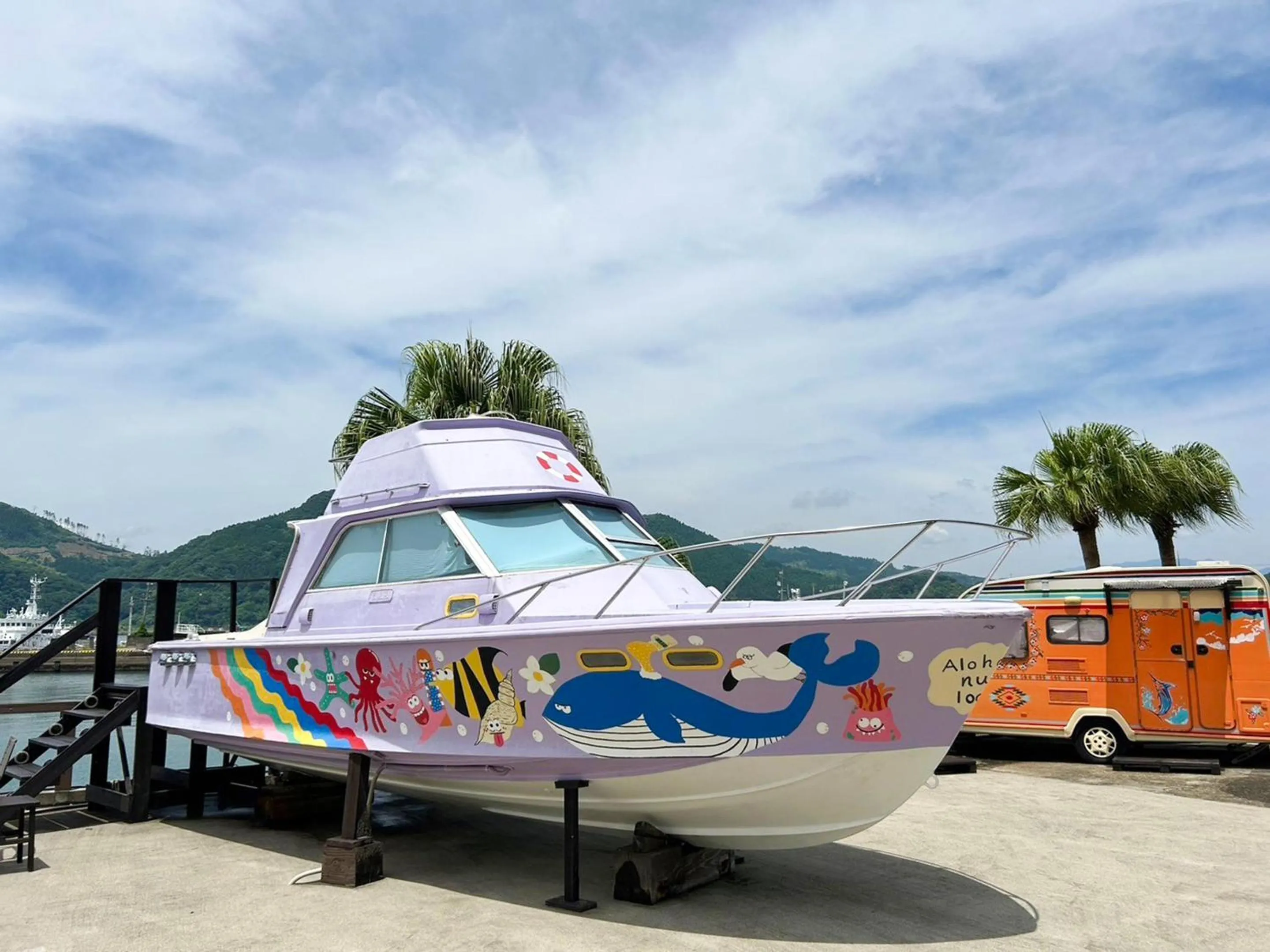 Property building in Calm Lanai Harbor