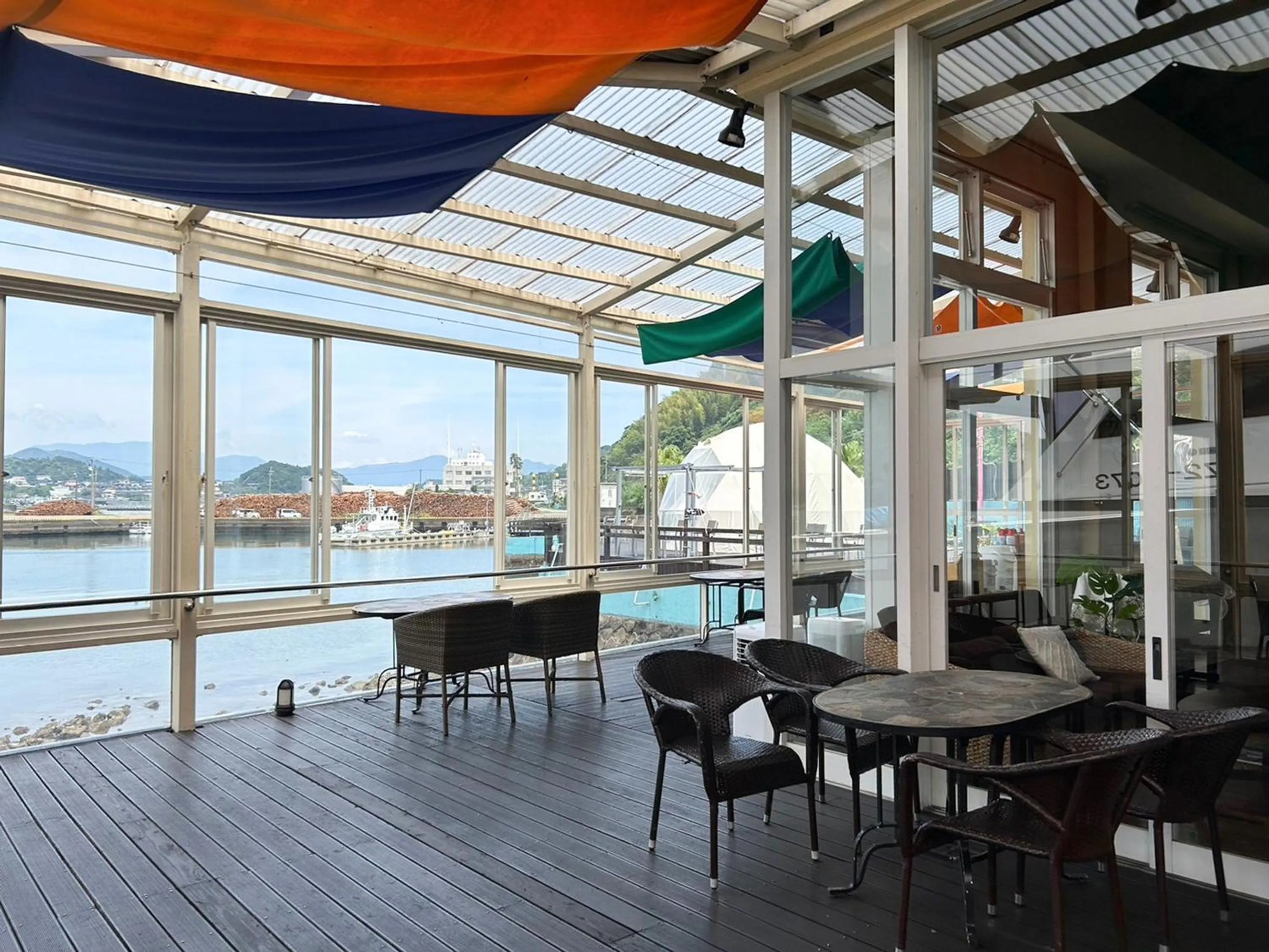 Restaurant/places to eat in Calm Lanai Harbor