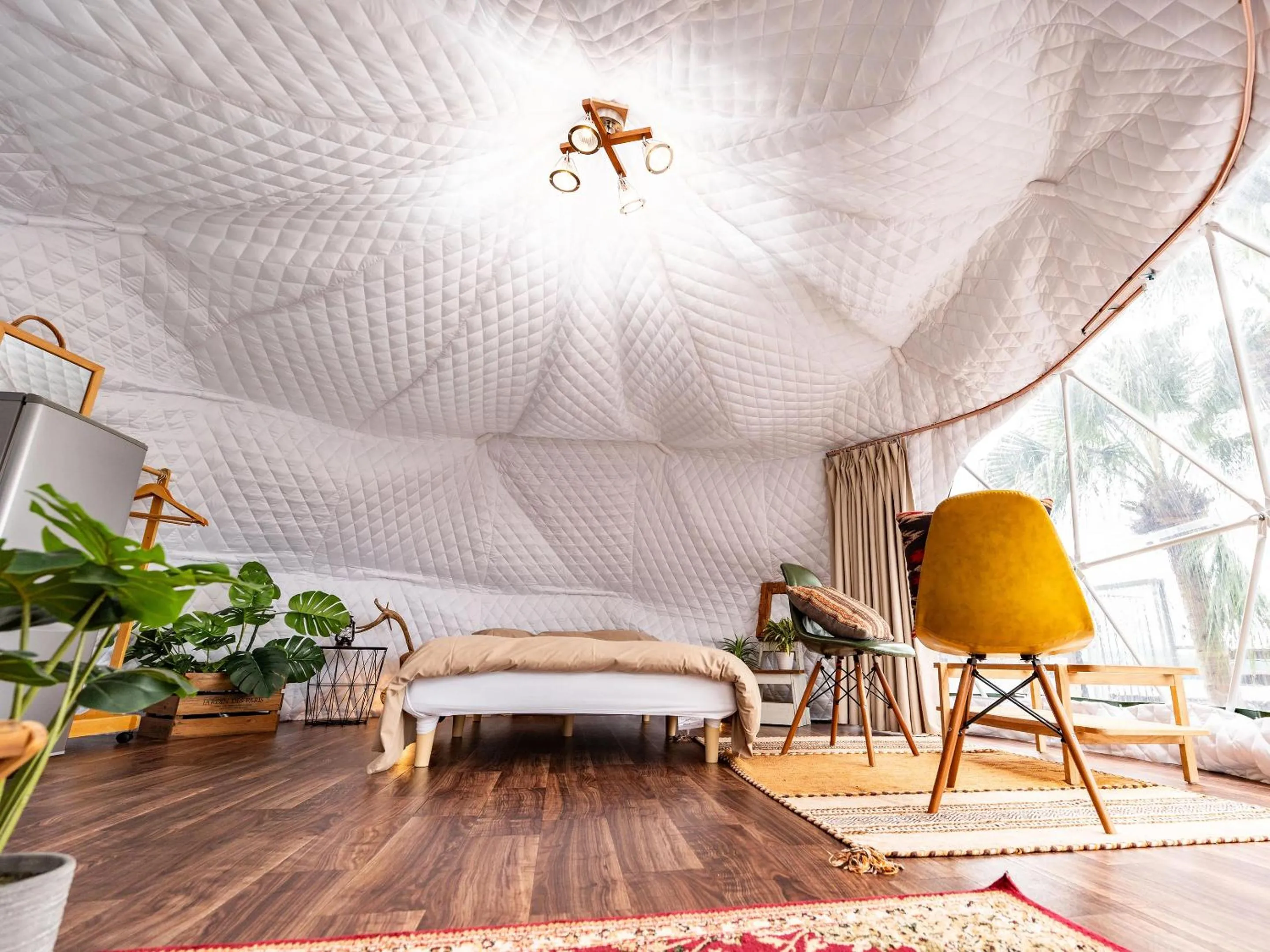 Photo of the whole room, Bed in Calm Lanai Harbor