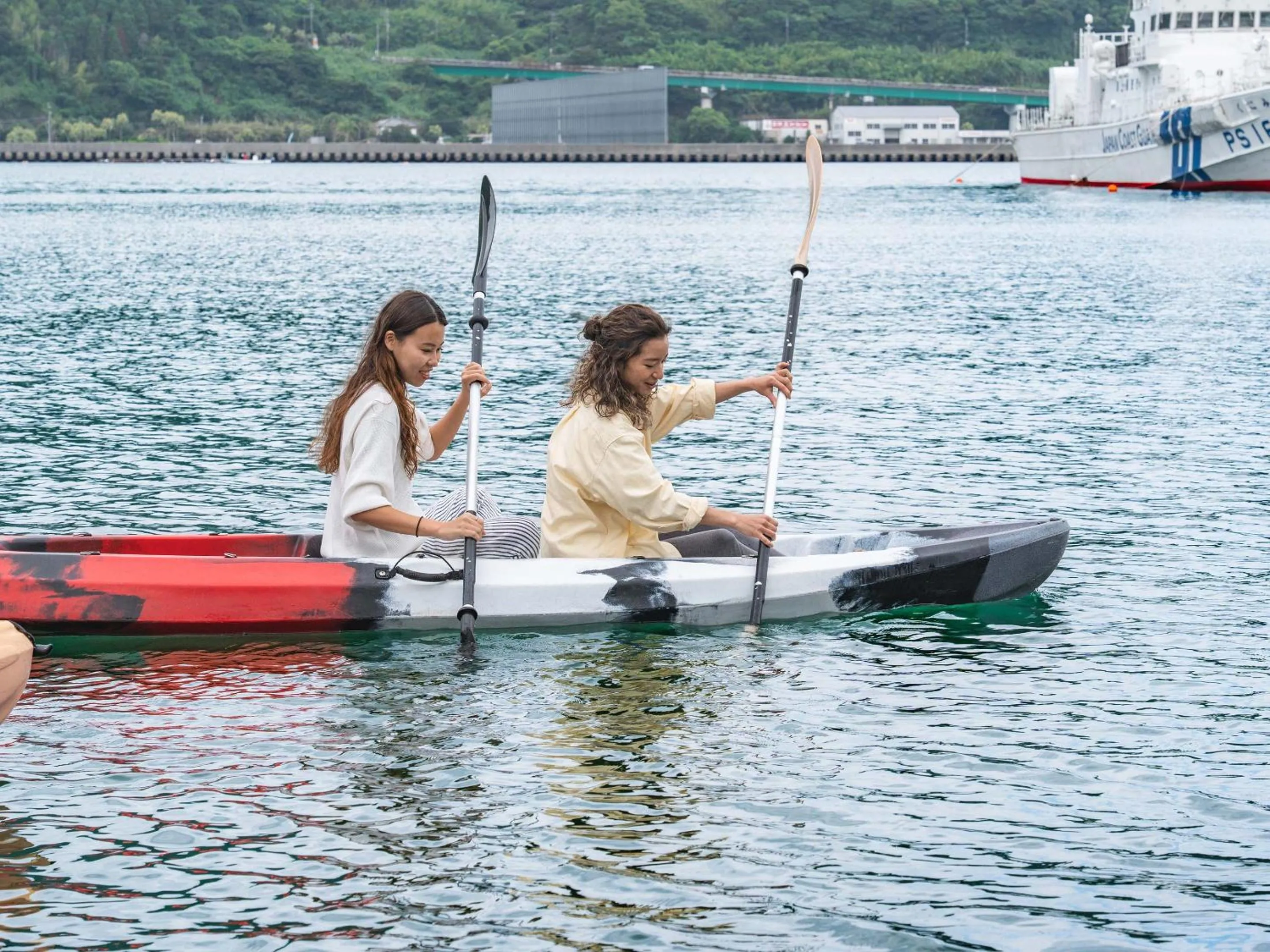 Activities in Calm Lanai Harbor
