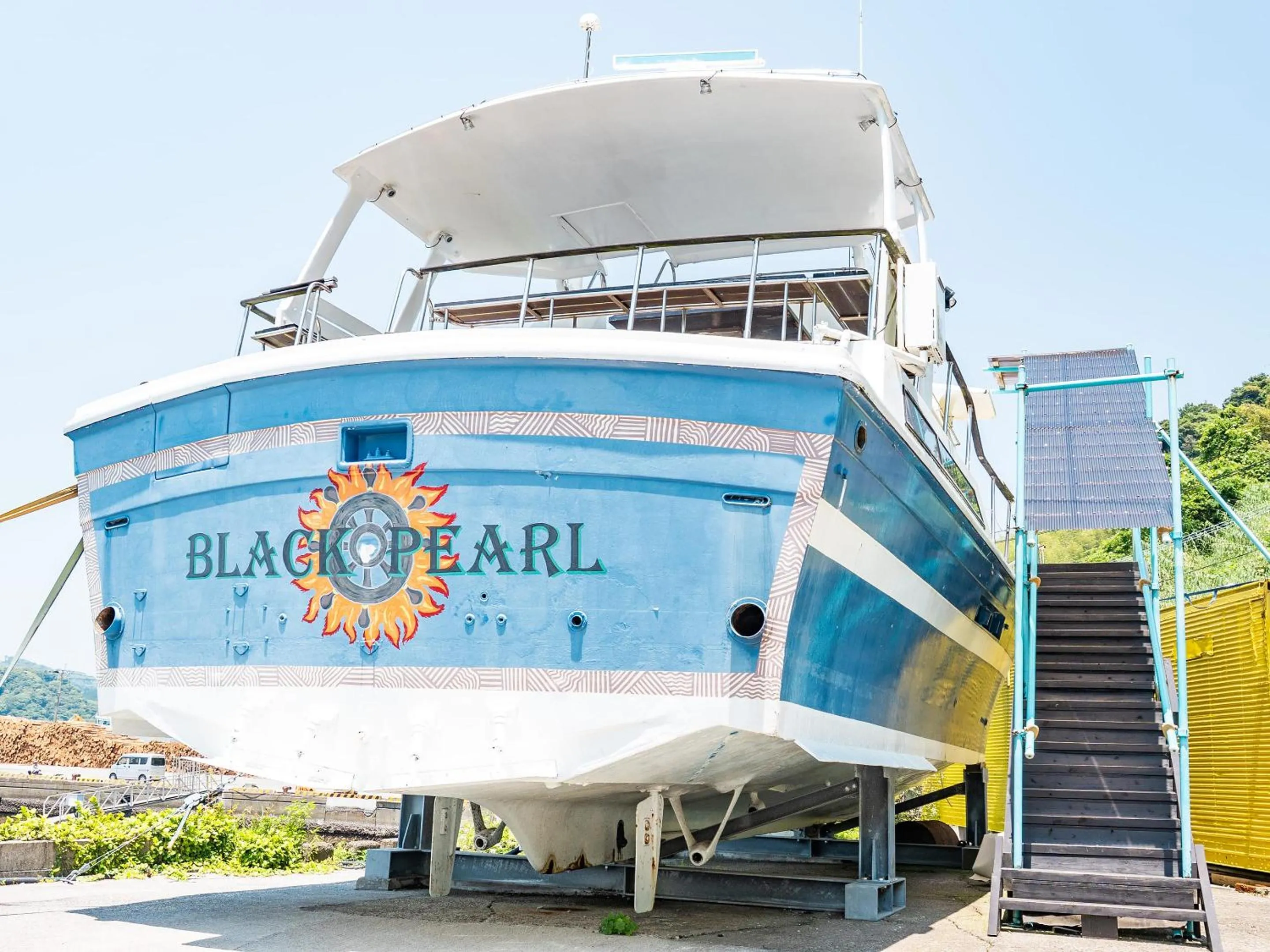 Facade/entrance in Calm Lanai Harbor