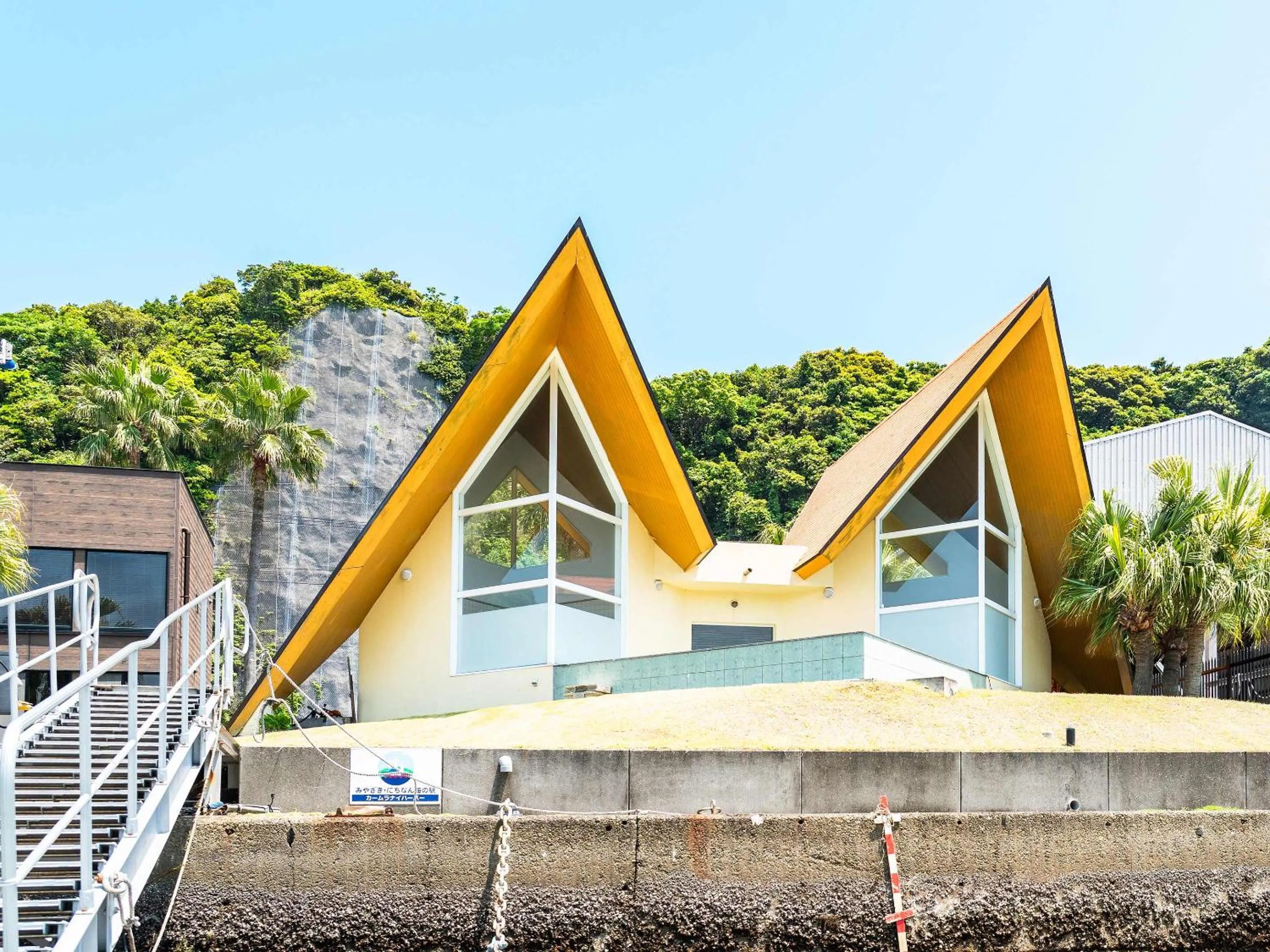Bathroom in Calm Lanai Harbor