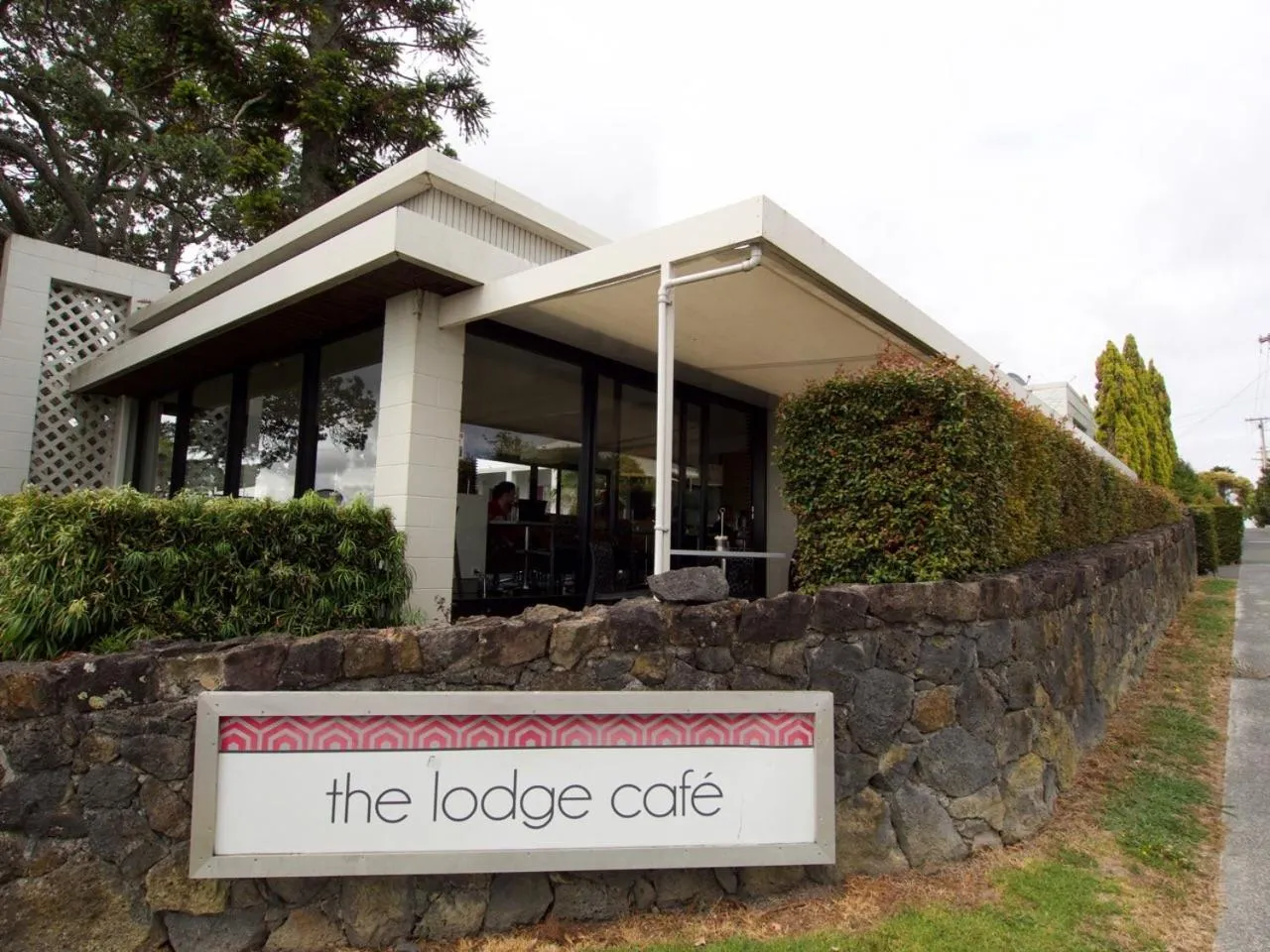 Restaurant/places to eat in Mt Albert Motor Lodge