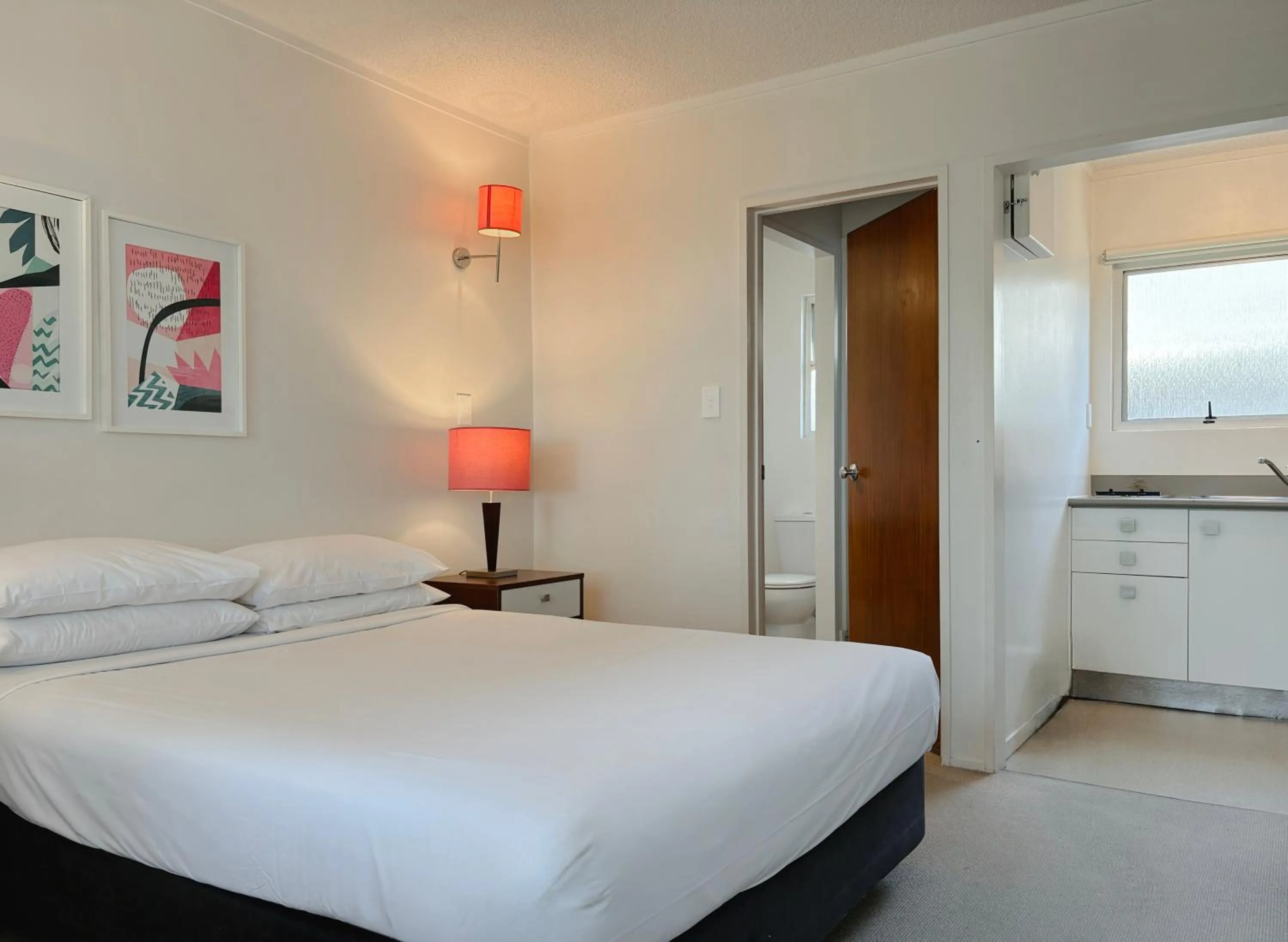 Bed in Mt Albert Motor Lodge