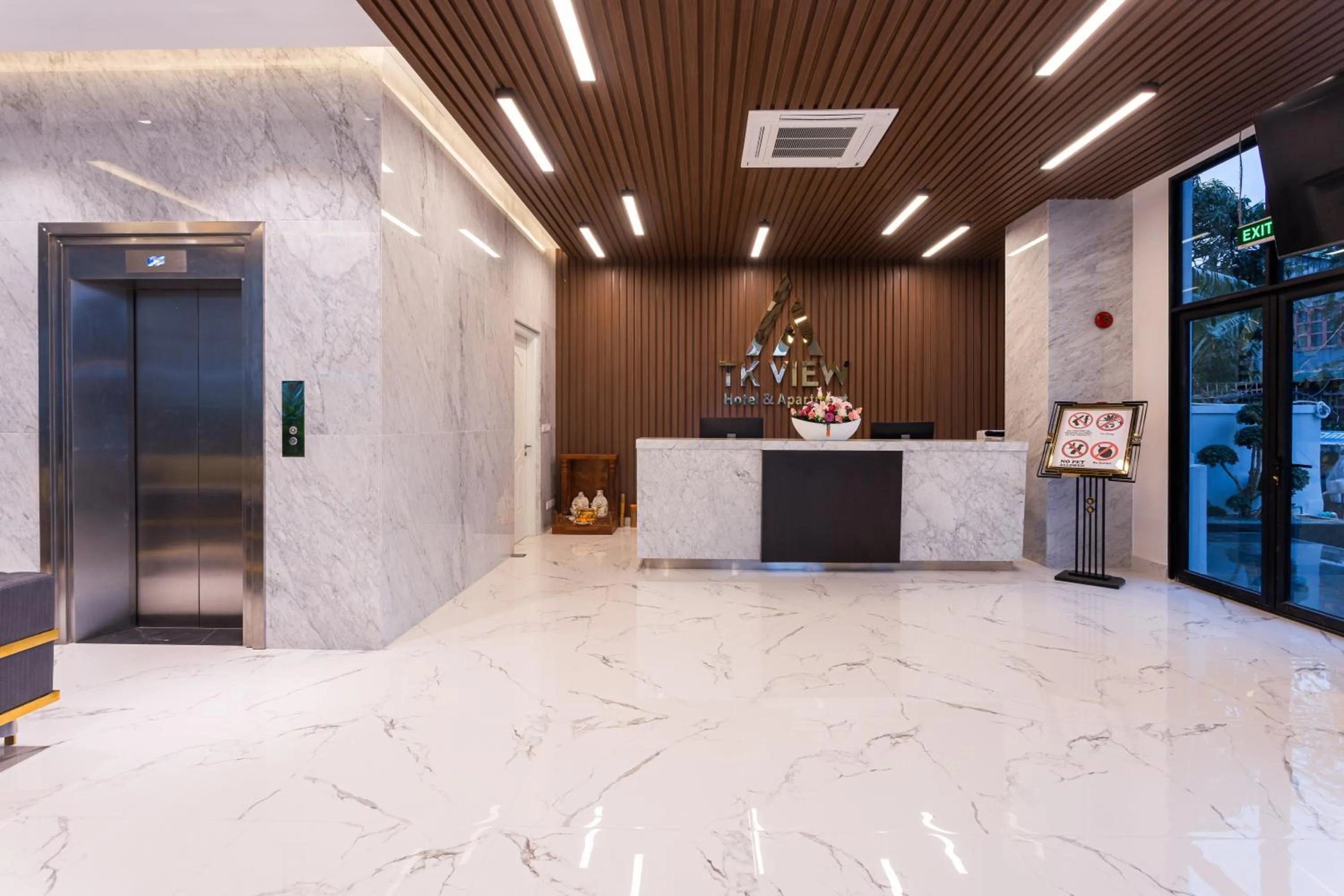 Lobby or reception in TK VIEW HOTEL & APARTMENT