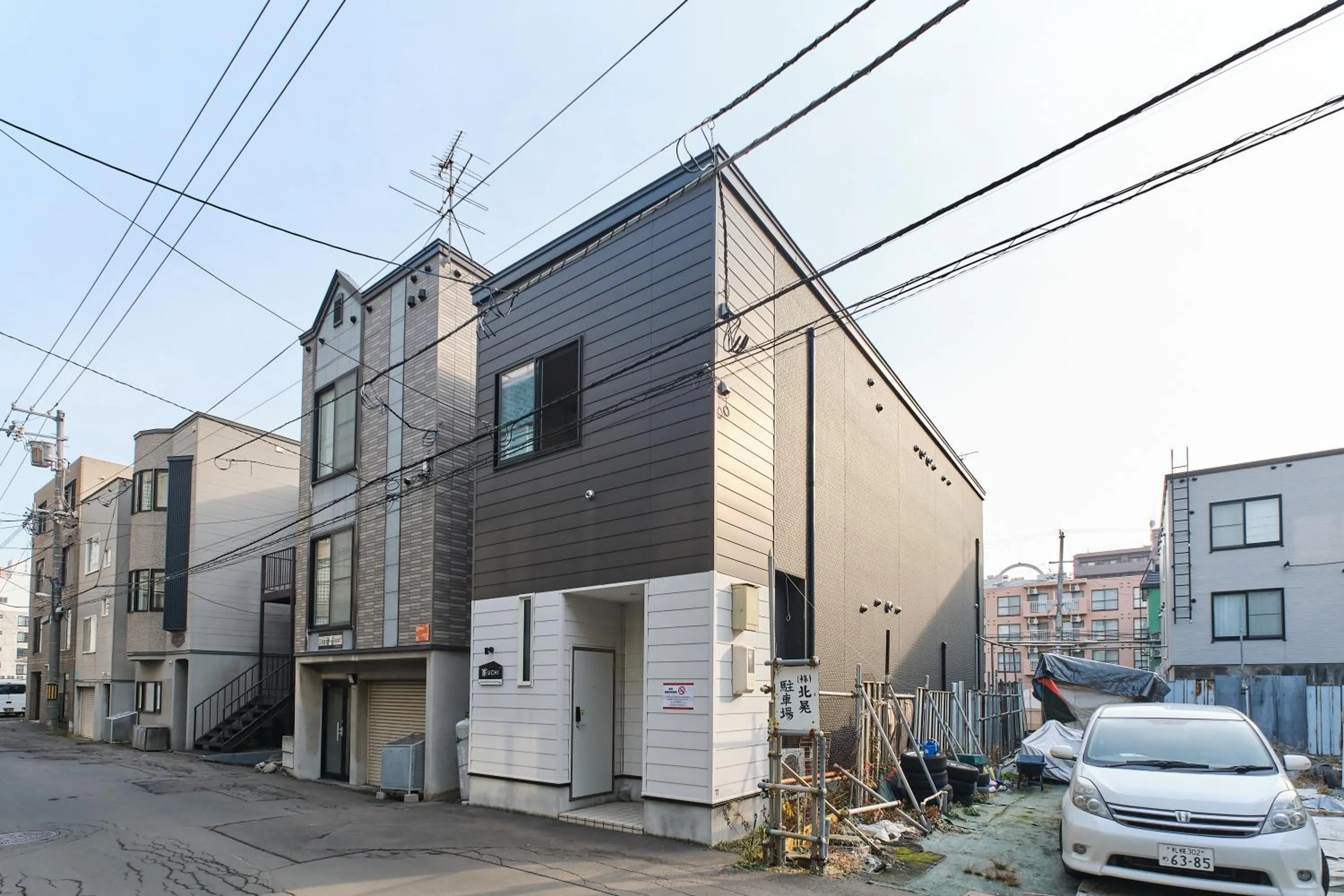 Property building in UCHI SUSUKINO WEST by Hotel Wheat