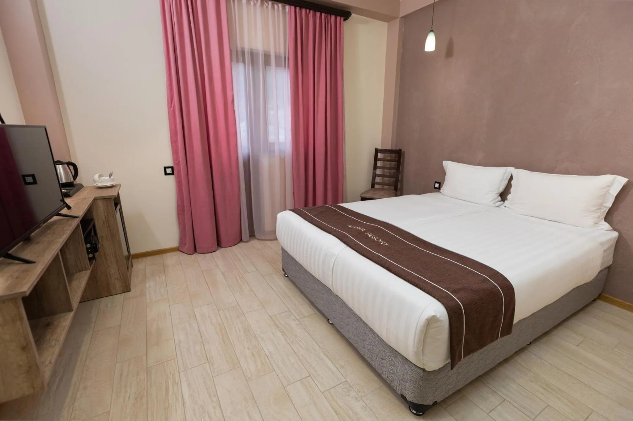 TV and multimedia, Bed in Alaska Resort