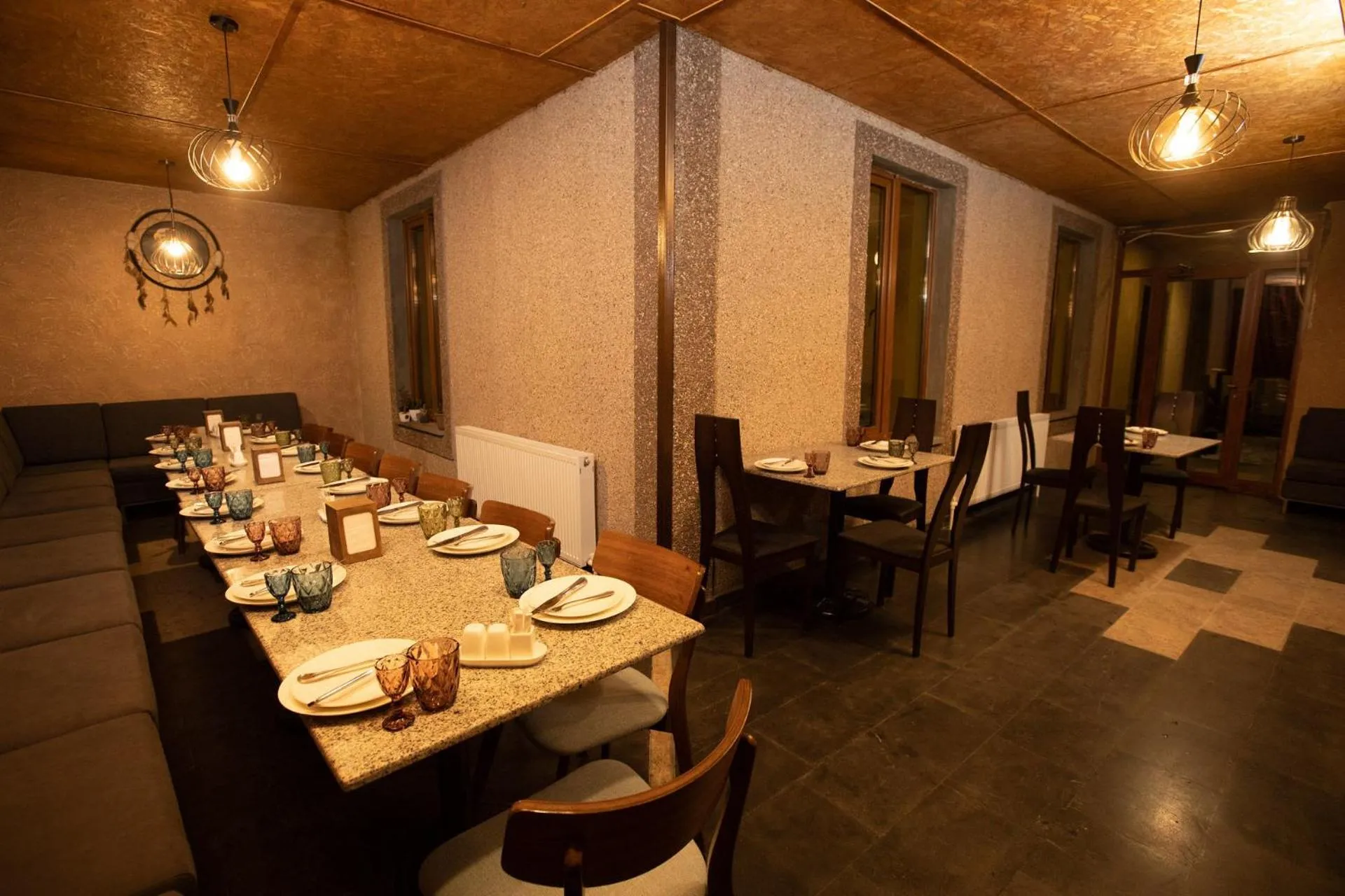 Restaurant/places to eat in Alaska Resort