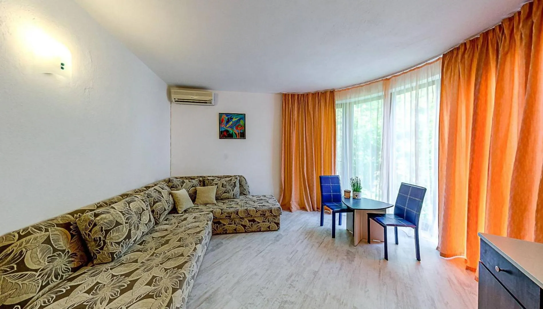 Living room in Elmar Hotel