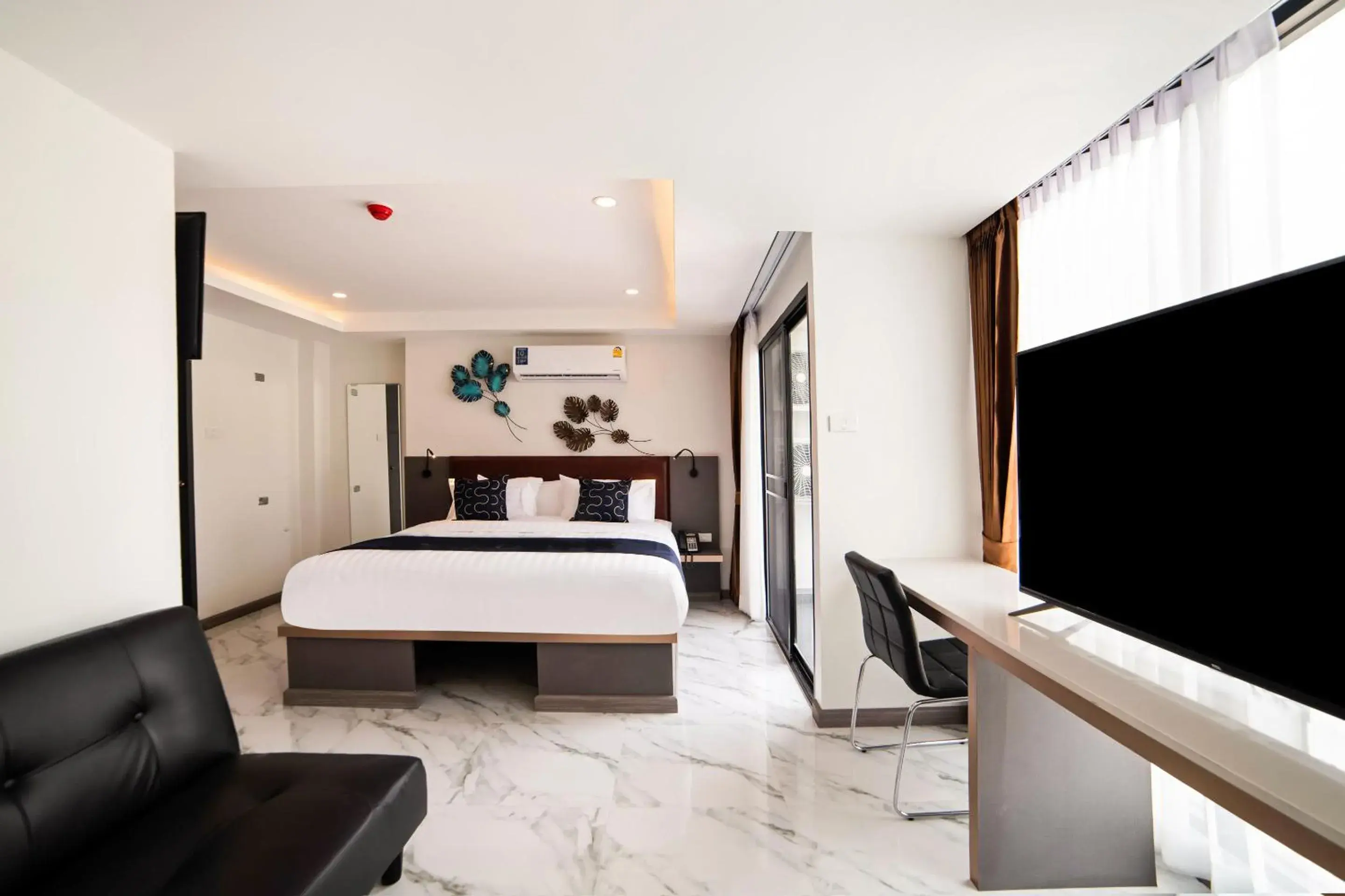 Deluxe Room (2 Adults + 1 Child) in RoomQuest Sukhumvit36 BTS Thonglor Deluxe Room (2 Adults + 1 Child) in RoomQuest Sukhumvit36 BTS Thonglor