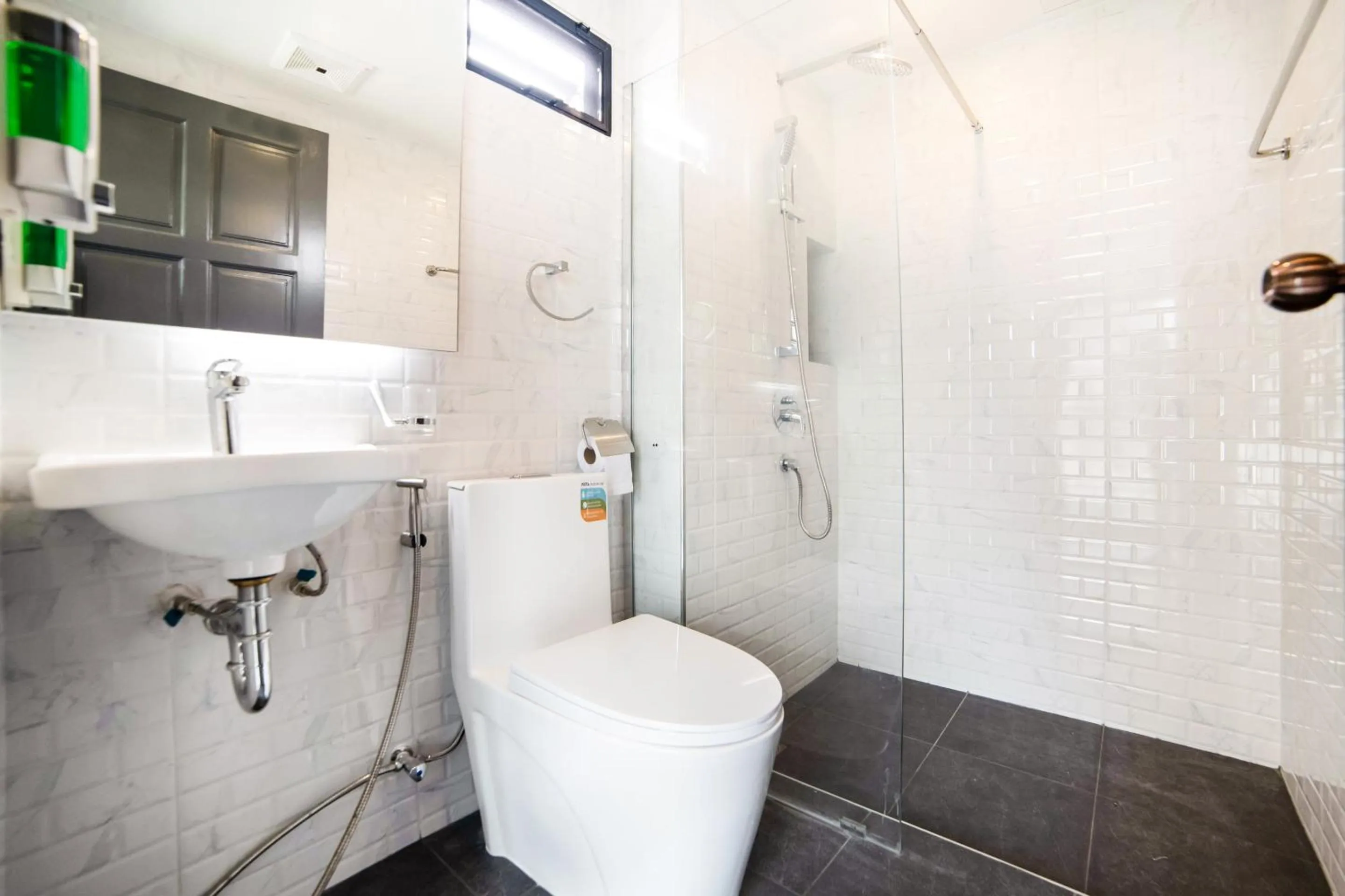 RoomQuest Sukhumvit36 BTS Thonglor