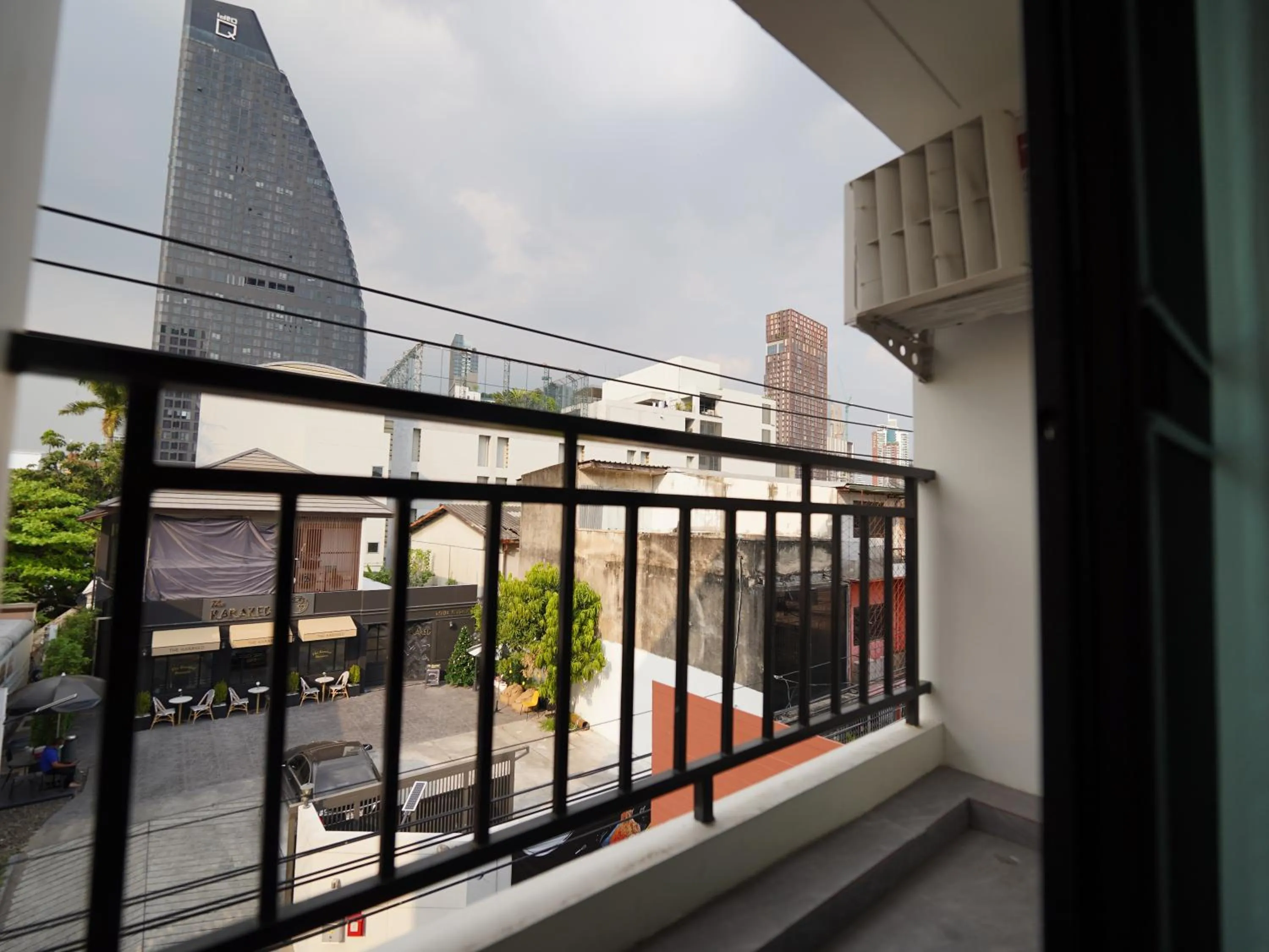 RoomQuest Sukhumvit36 BTS Thonglor