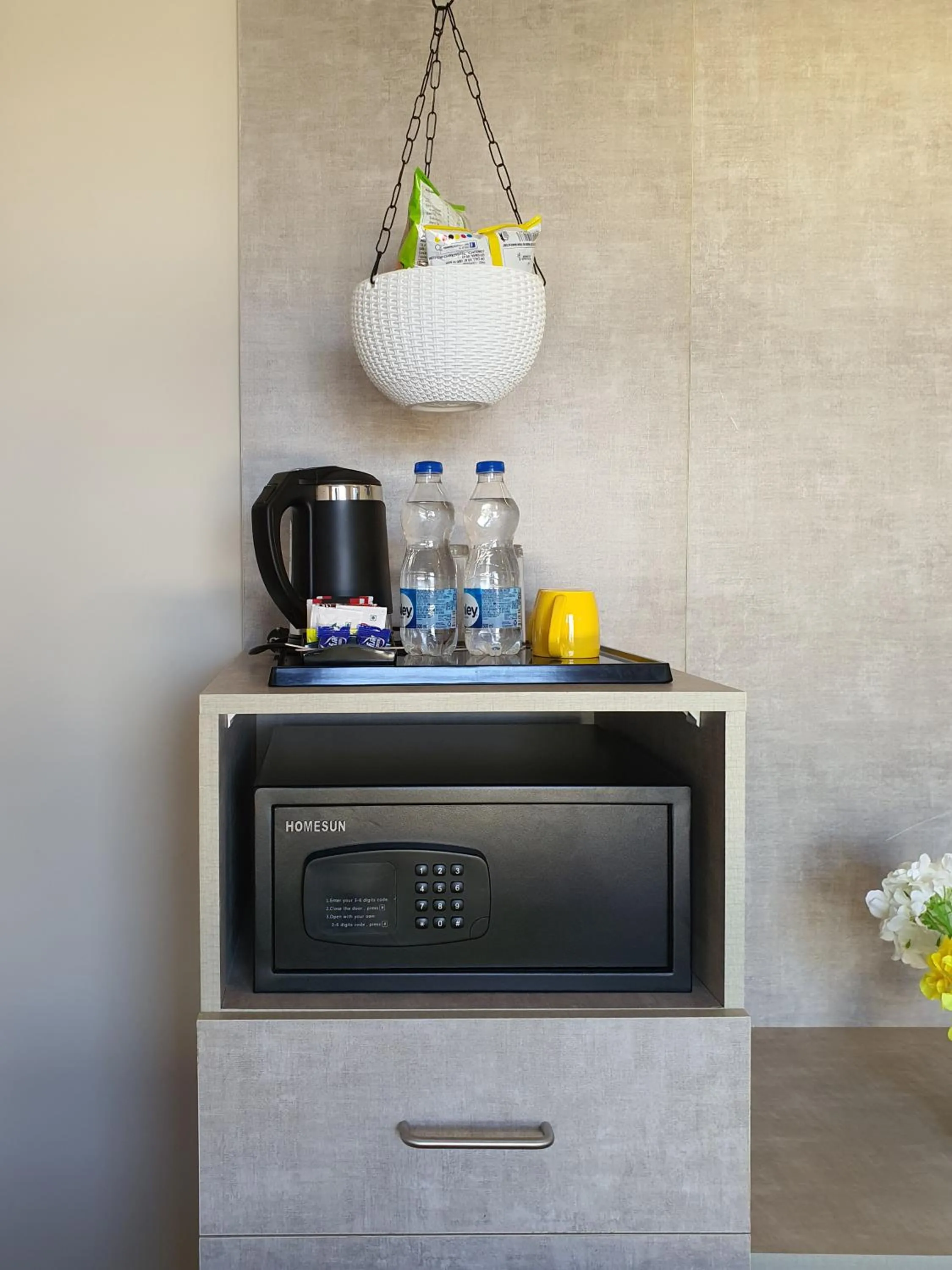 Coffee/tea facilities in Hotel Avora Tree By Rivido Kempegowda Airport Road