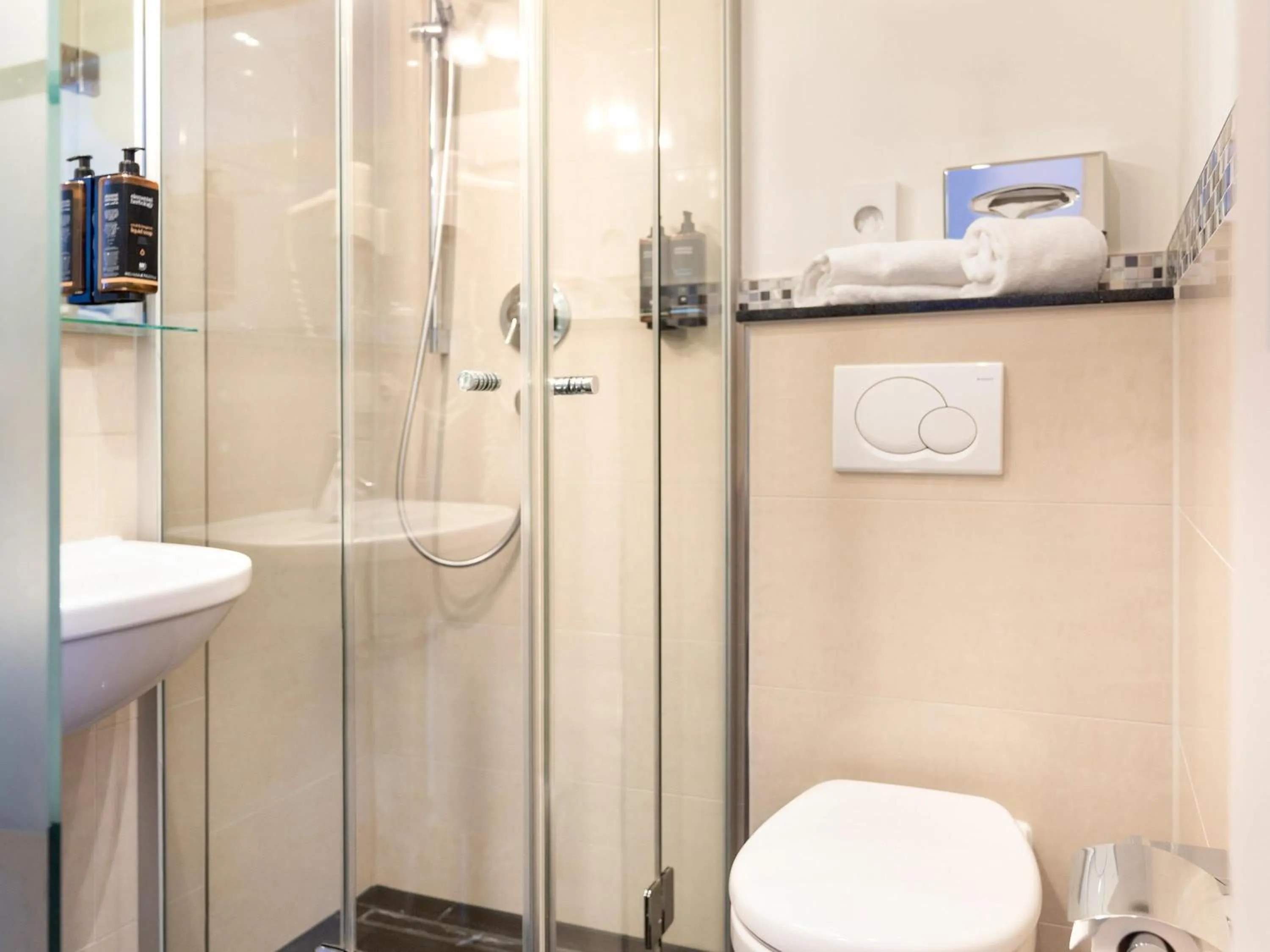 Bedroom in Mercure Mainz City Center