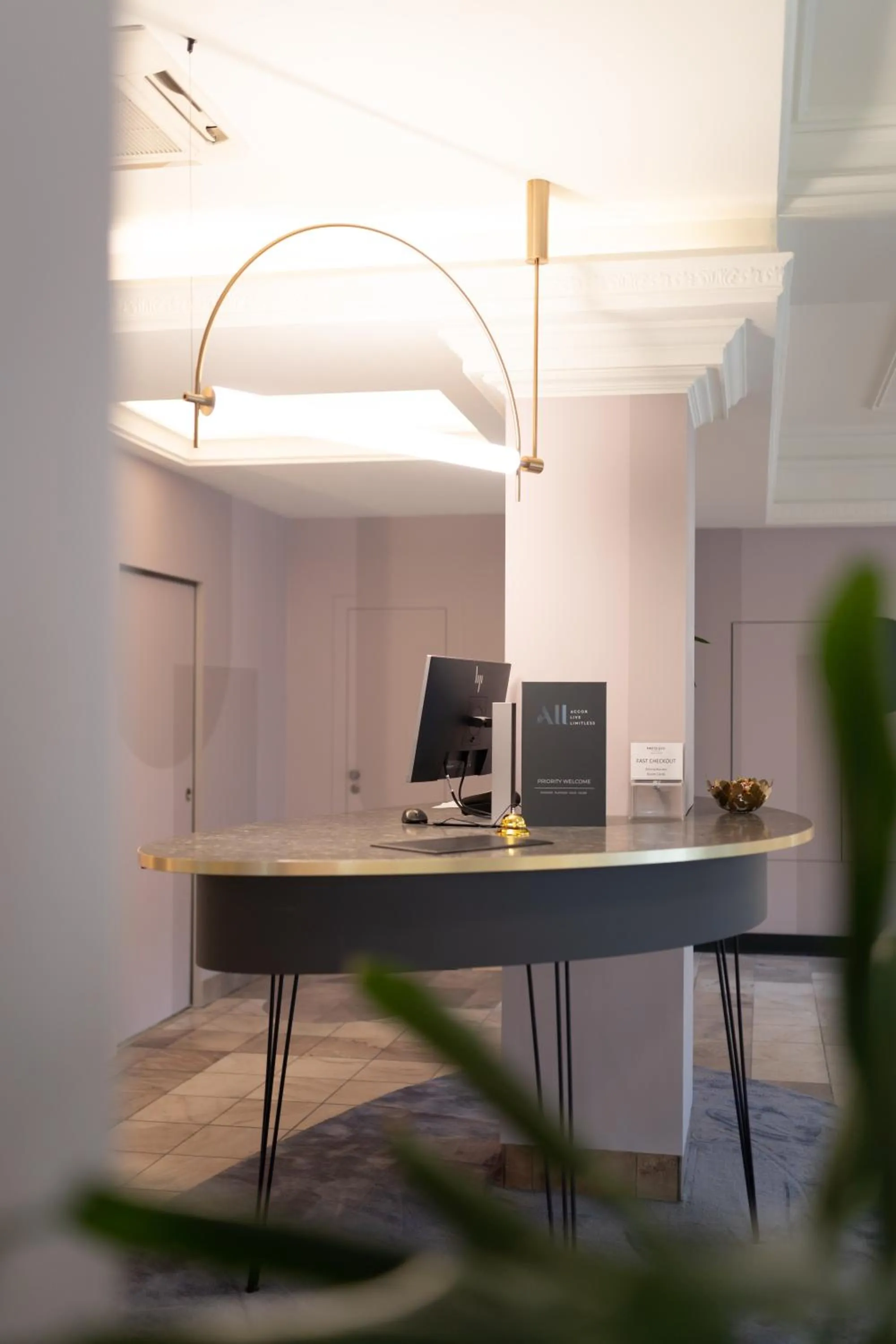 Lobby or reception in Mercure Mainz City Center