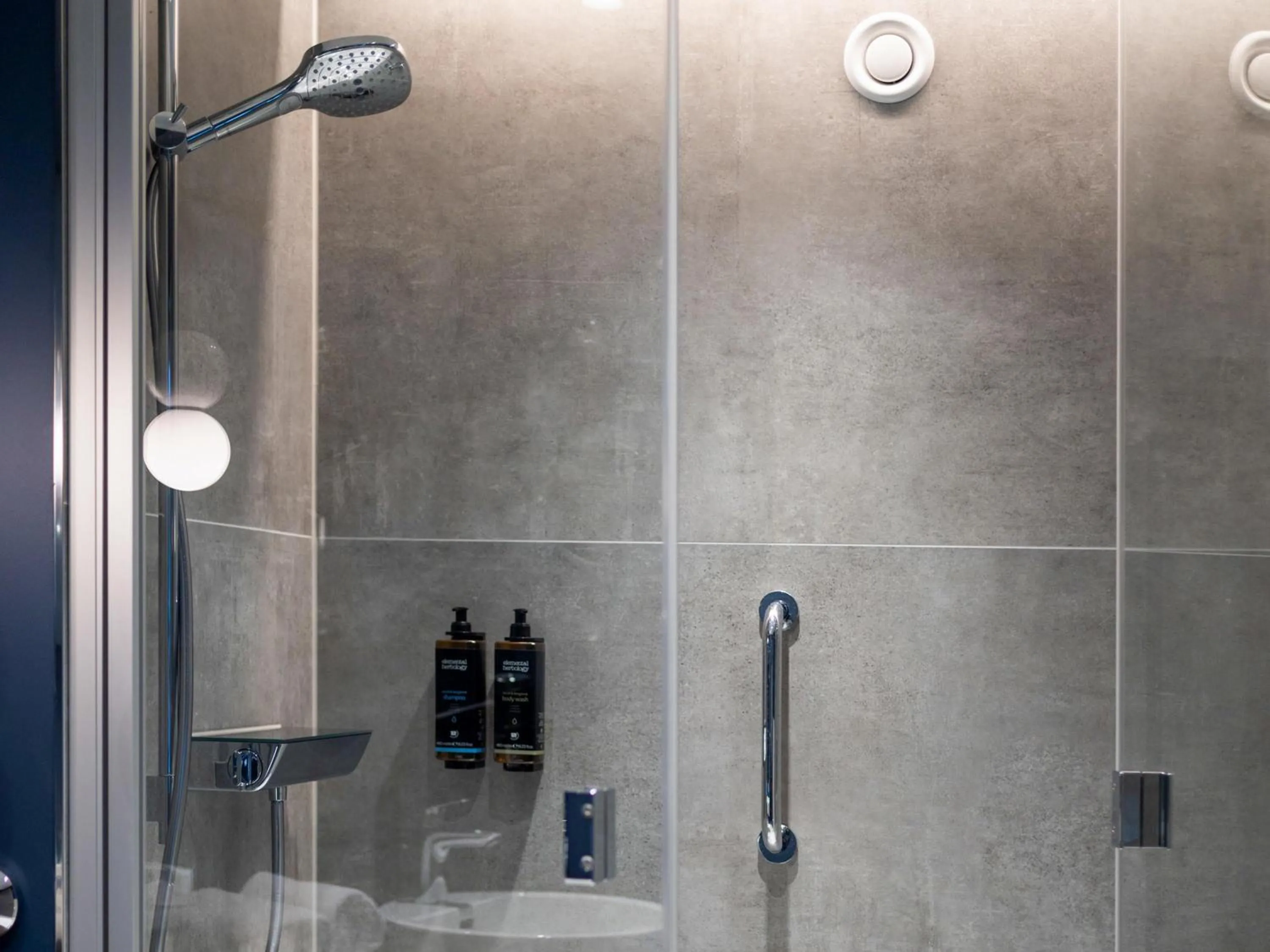 Bedroom in Mercure Mainz City Center