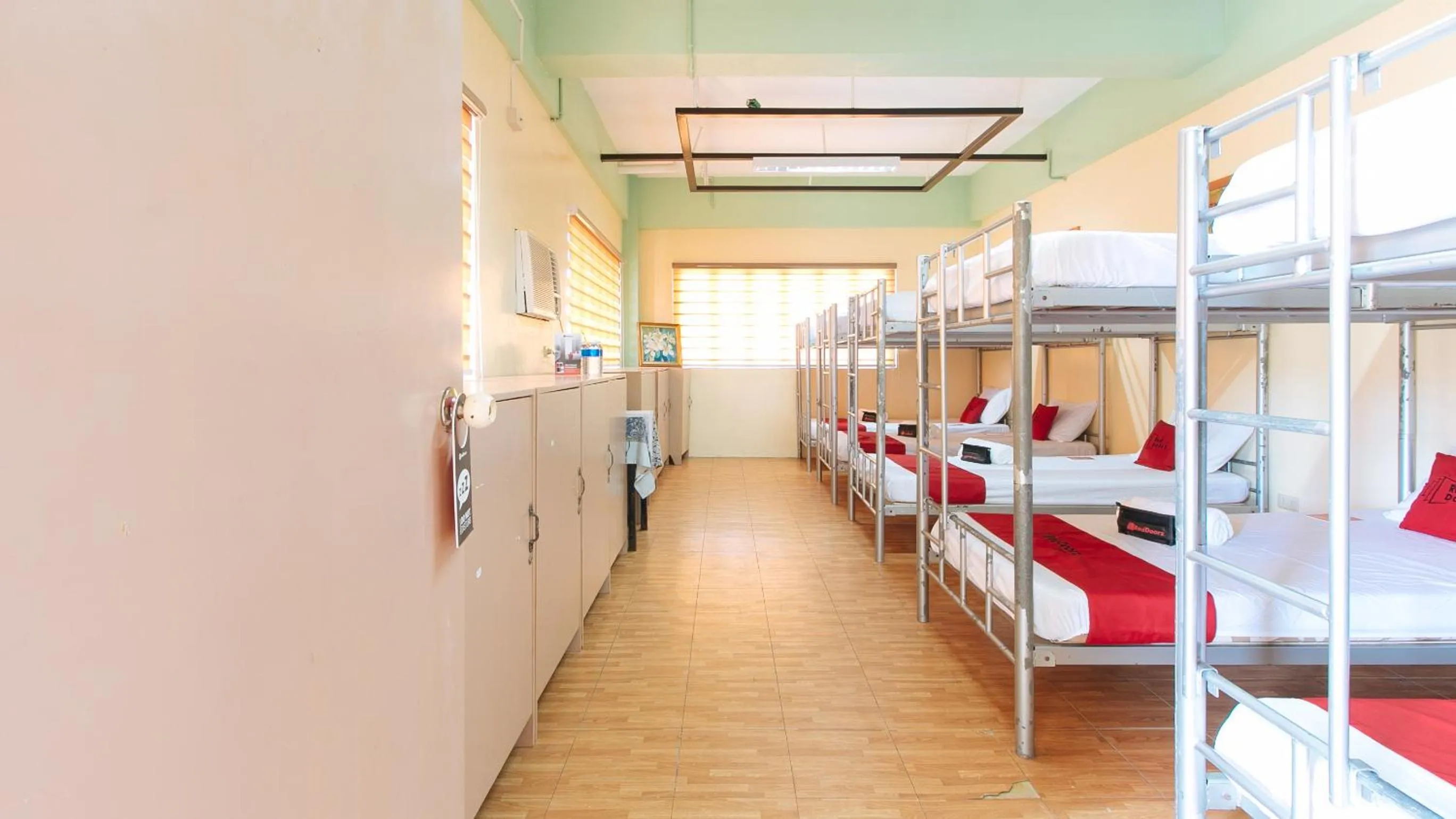 Bed in RedDoorz @ Arimbay Legazpi City