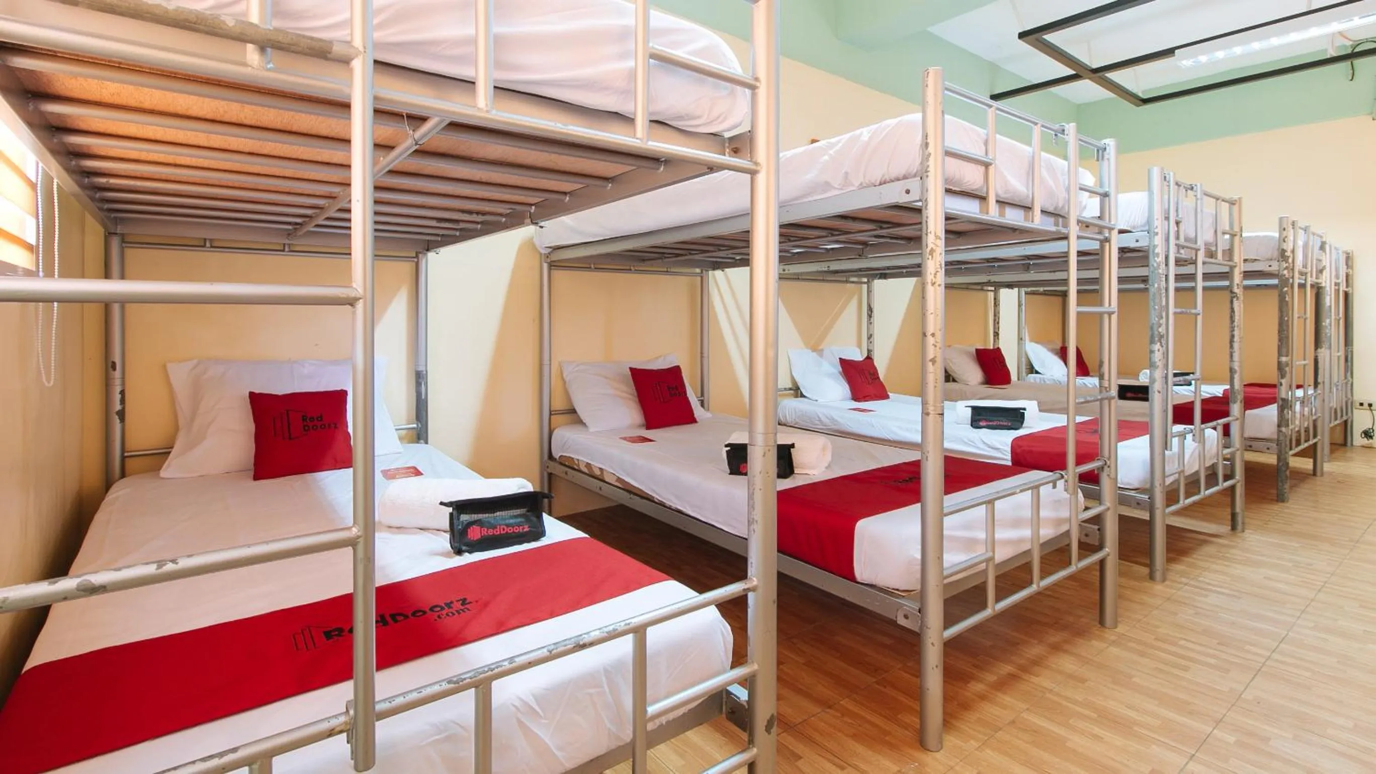 bunk bed, Bed in RedDoorz @ Arimbay Legazpi City
