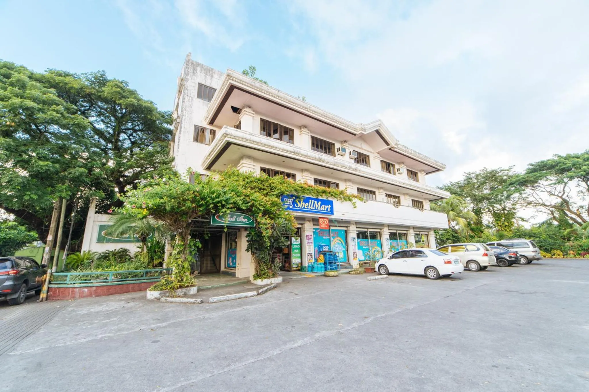 Property building in RedDoorz @ Arimbay Legazpi City