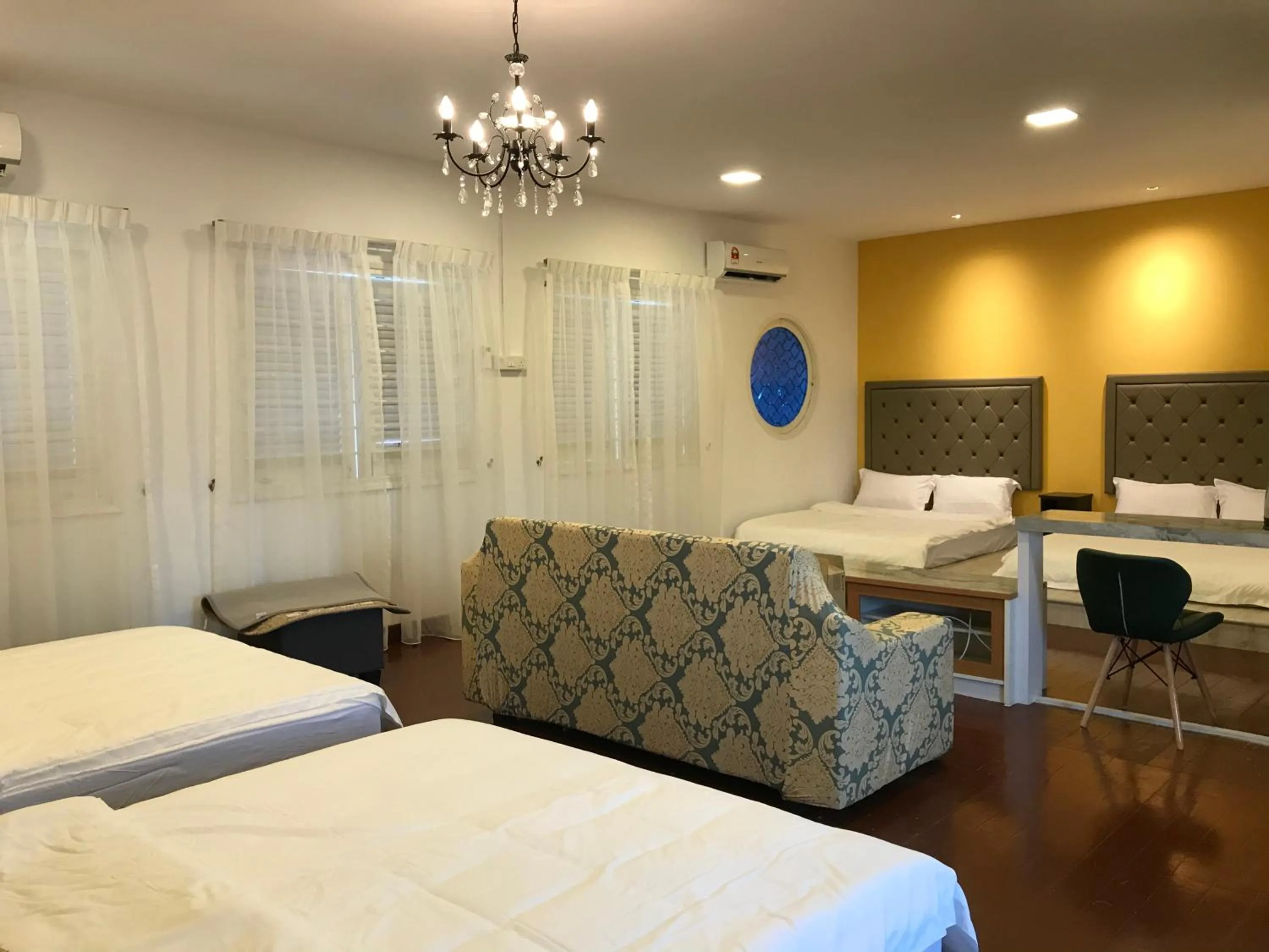 Art Heritage at Lucky 7