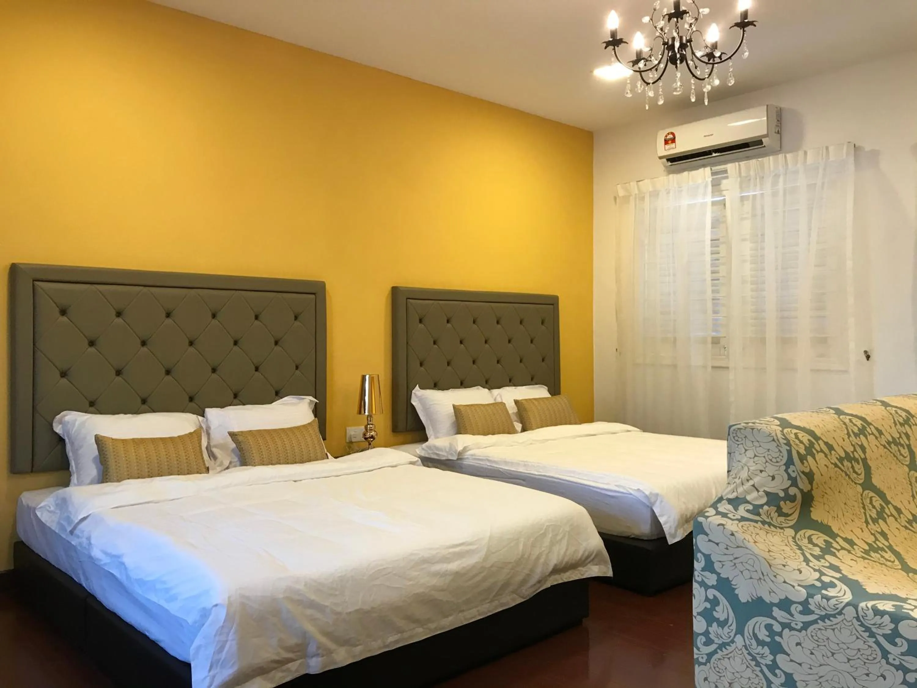 Art Heritage at Lucky 7