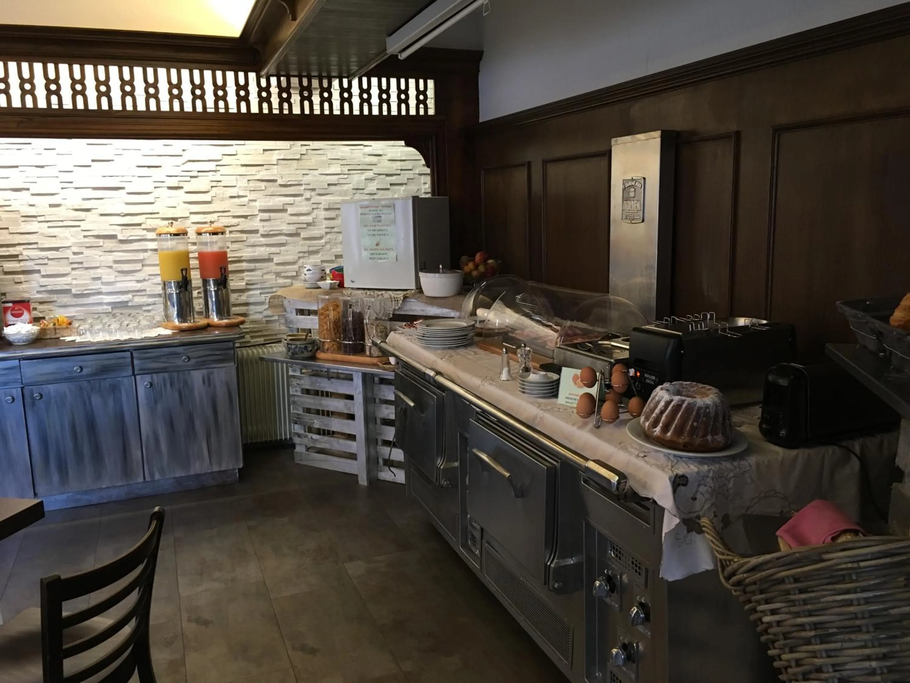 Buffet breakfast in Hôtel Restaurant Le Bristol