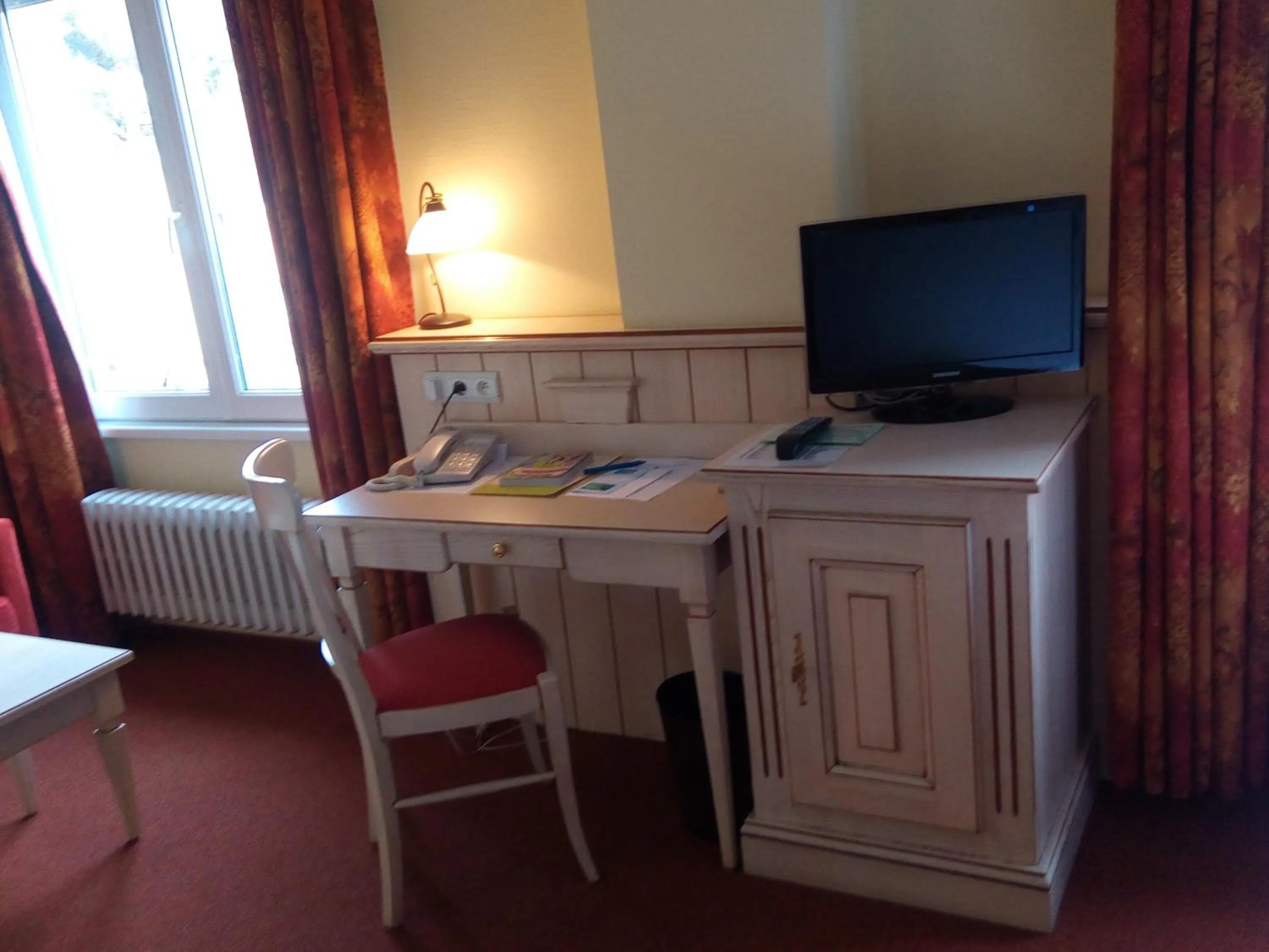 Seating area in Hôtel Restaurant Le Bristol