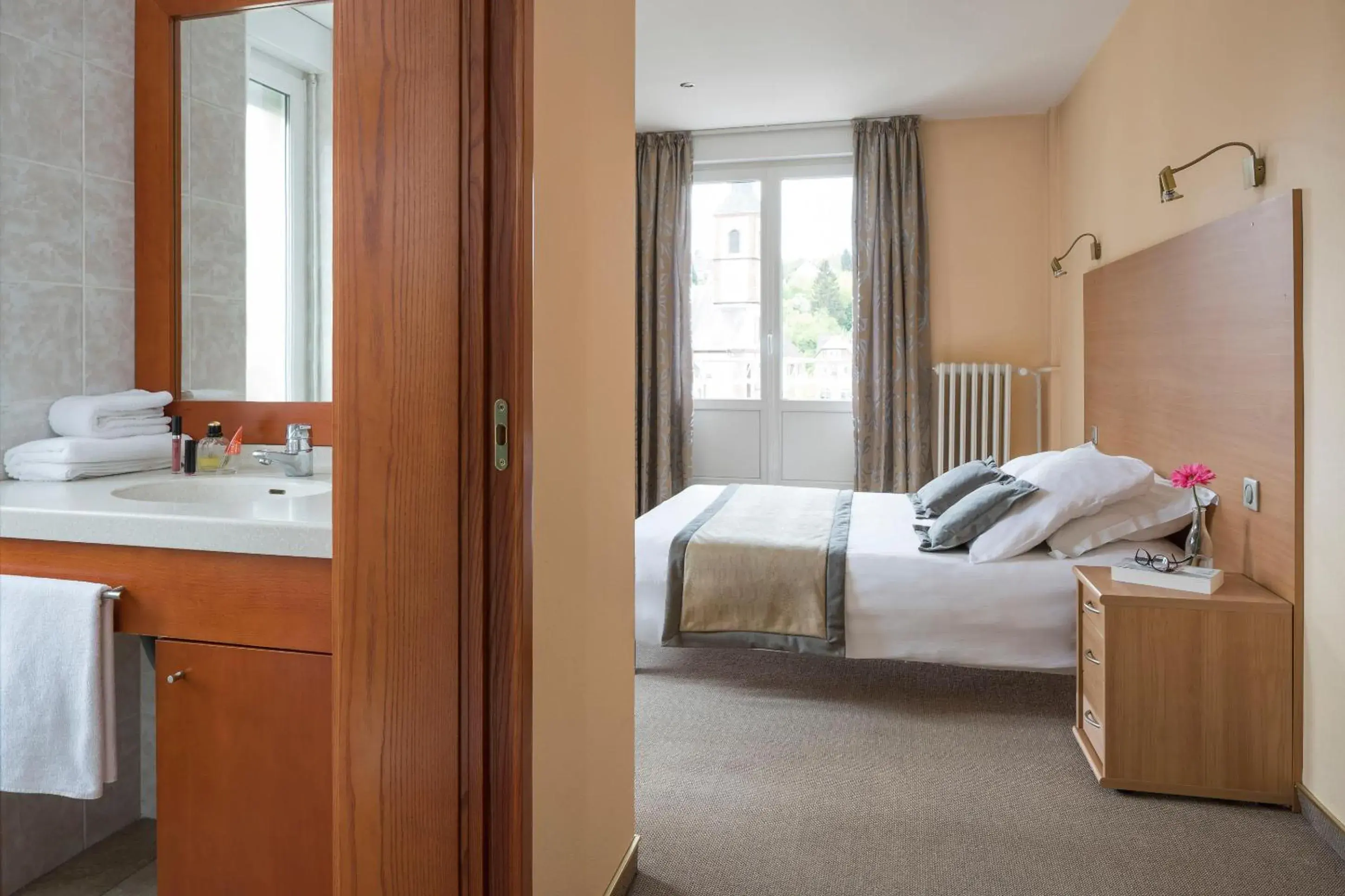 Standard Single Room - single occupancy in Hôtel Restaurant Le Bristol Standard Single Room - single occupancy in Hôtel Restaurant Le Bristol