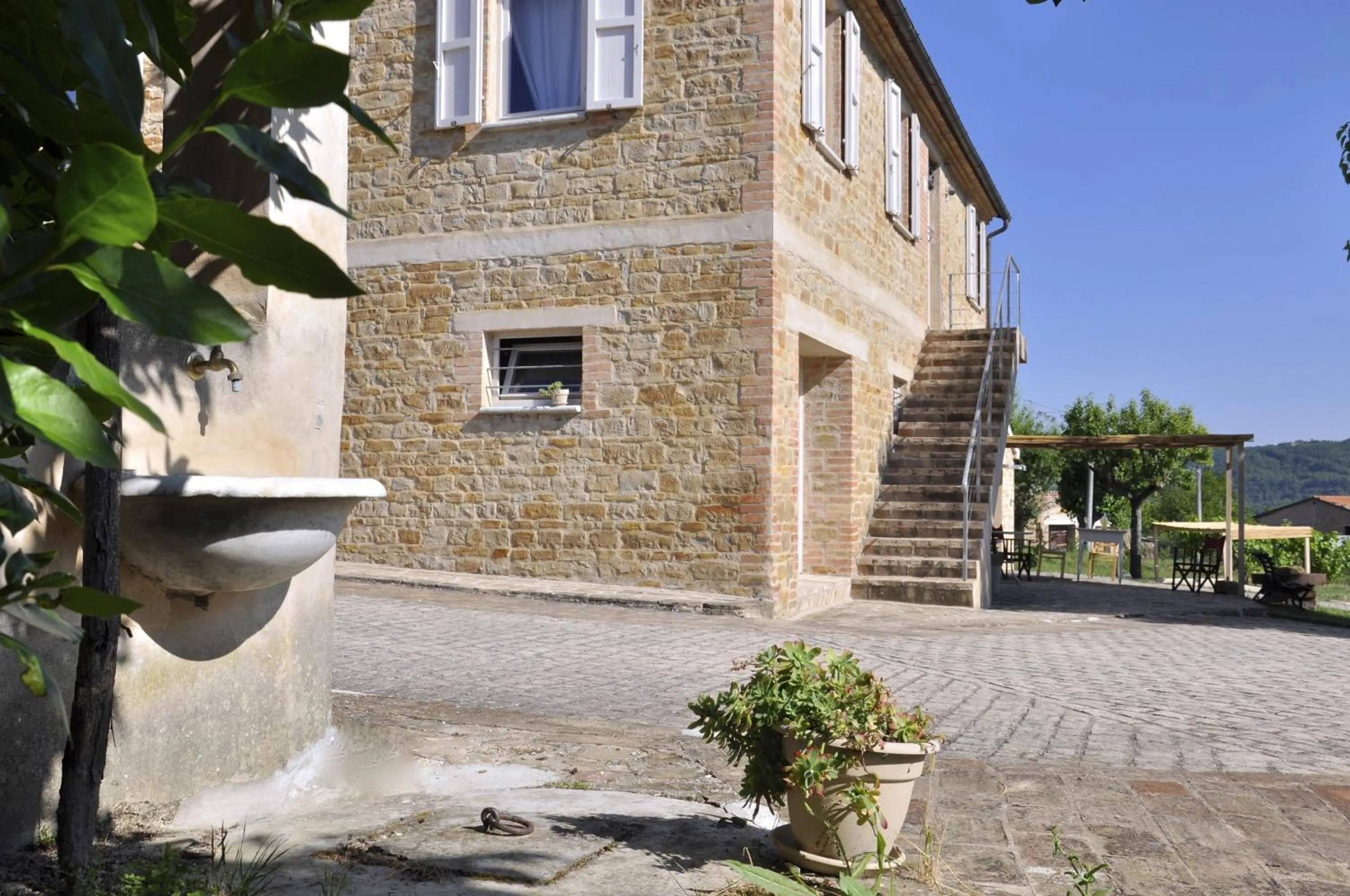 Property building in Tuttaterra