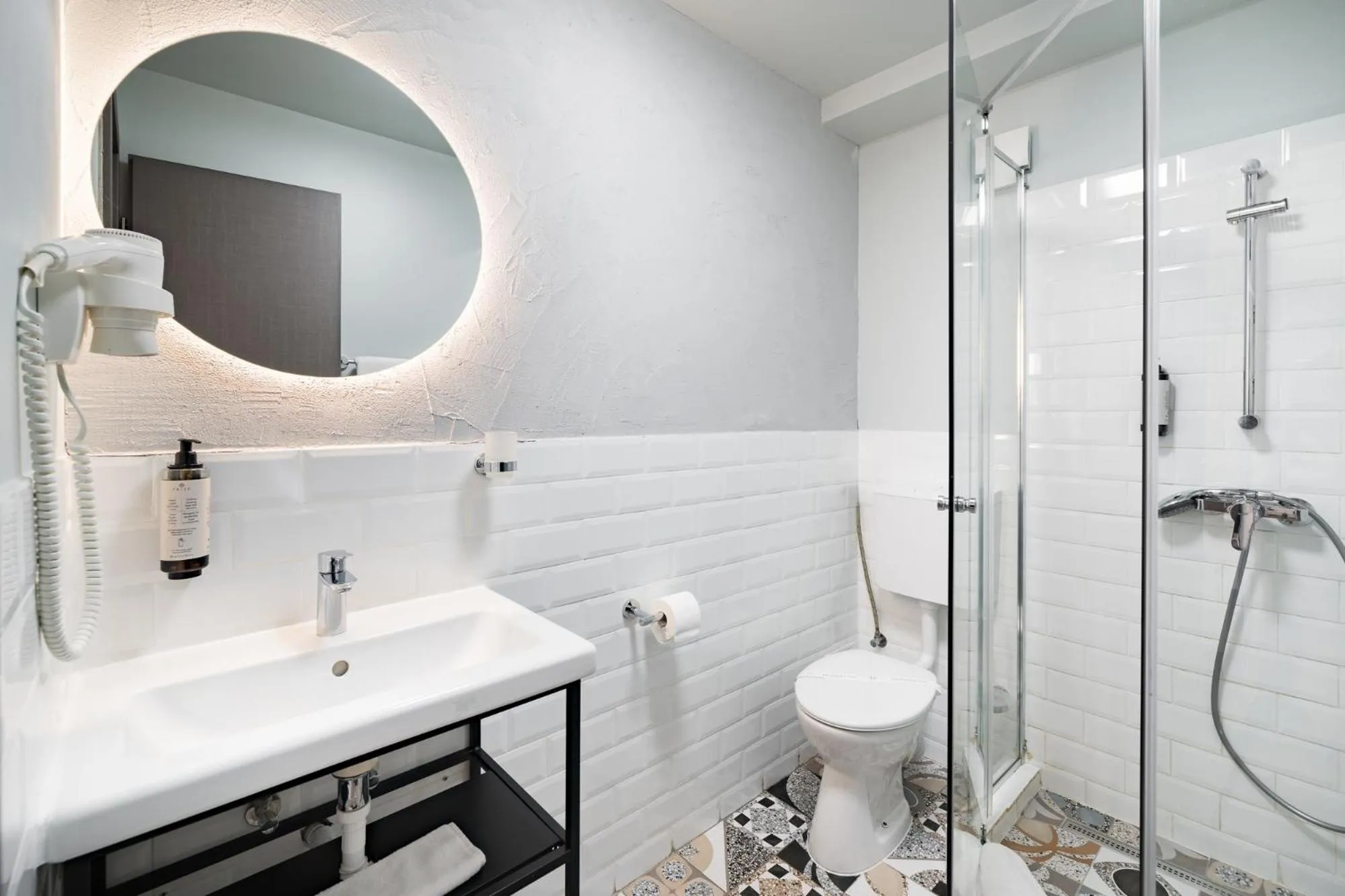 Bathroom in Graffiti Hotel Rooftop - Central Location