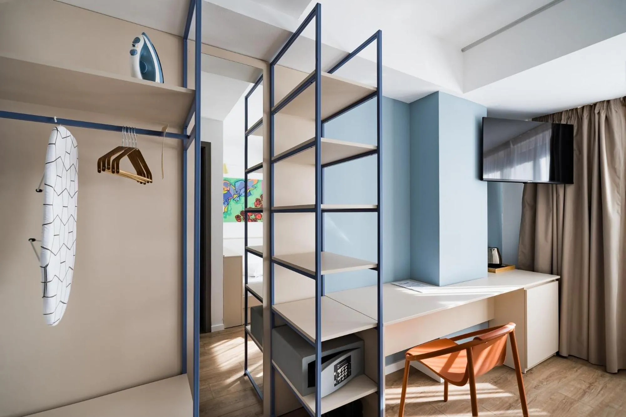 TV and multimedia in Graffiti Hotel Rooftop - Central Location