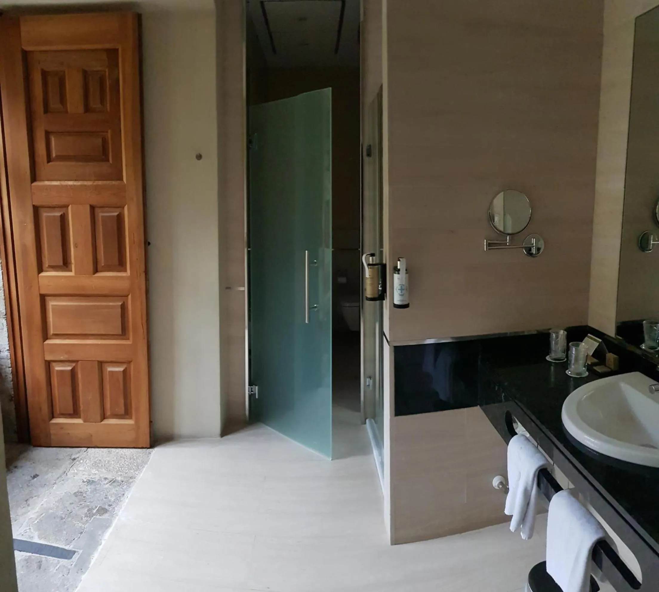 Bathroom, Bed in Parador de Corias