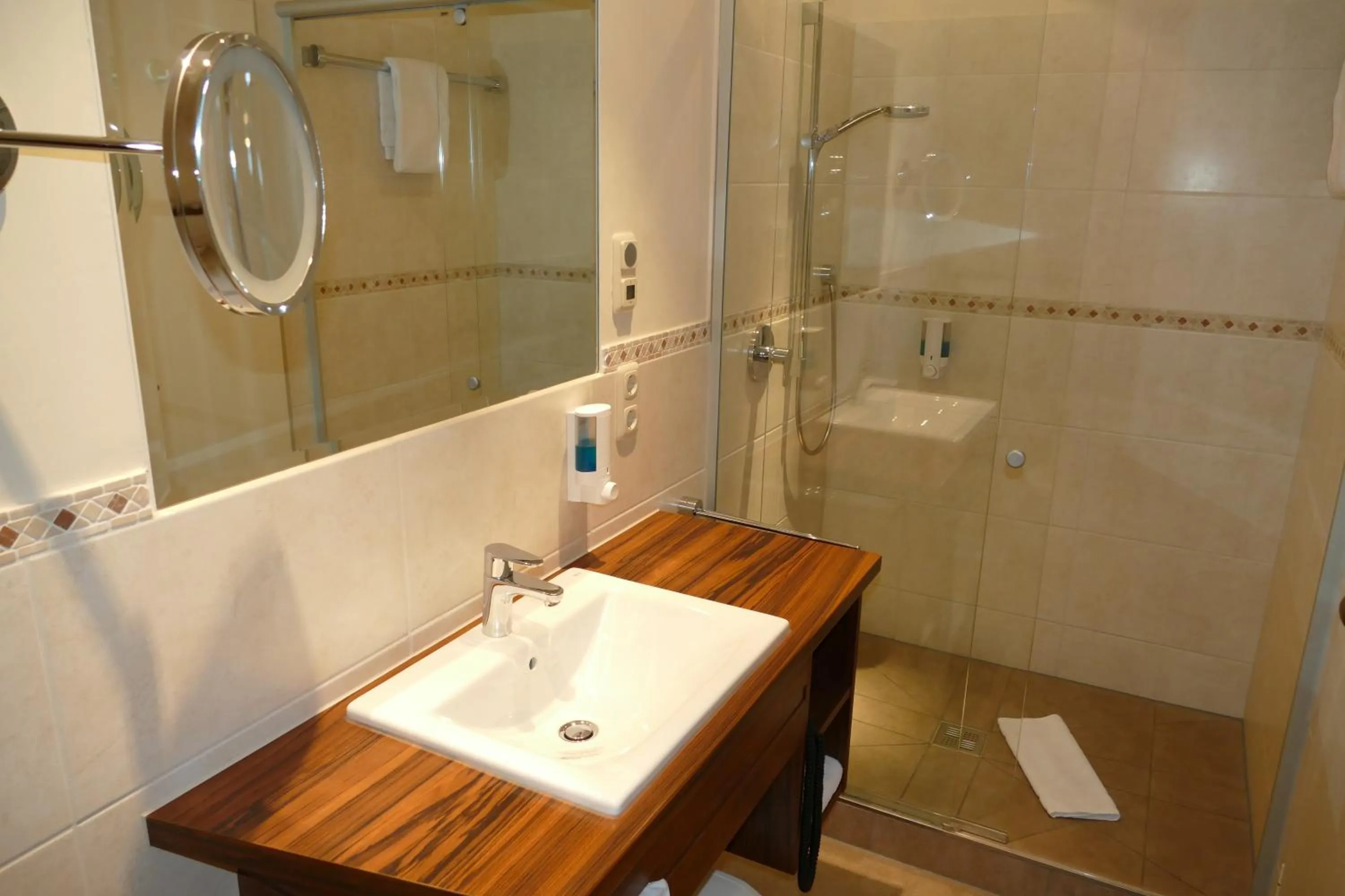 Bathroom in Hotel Heide Kröpke