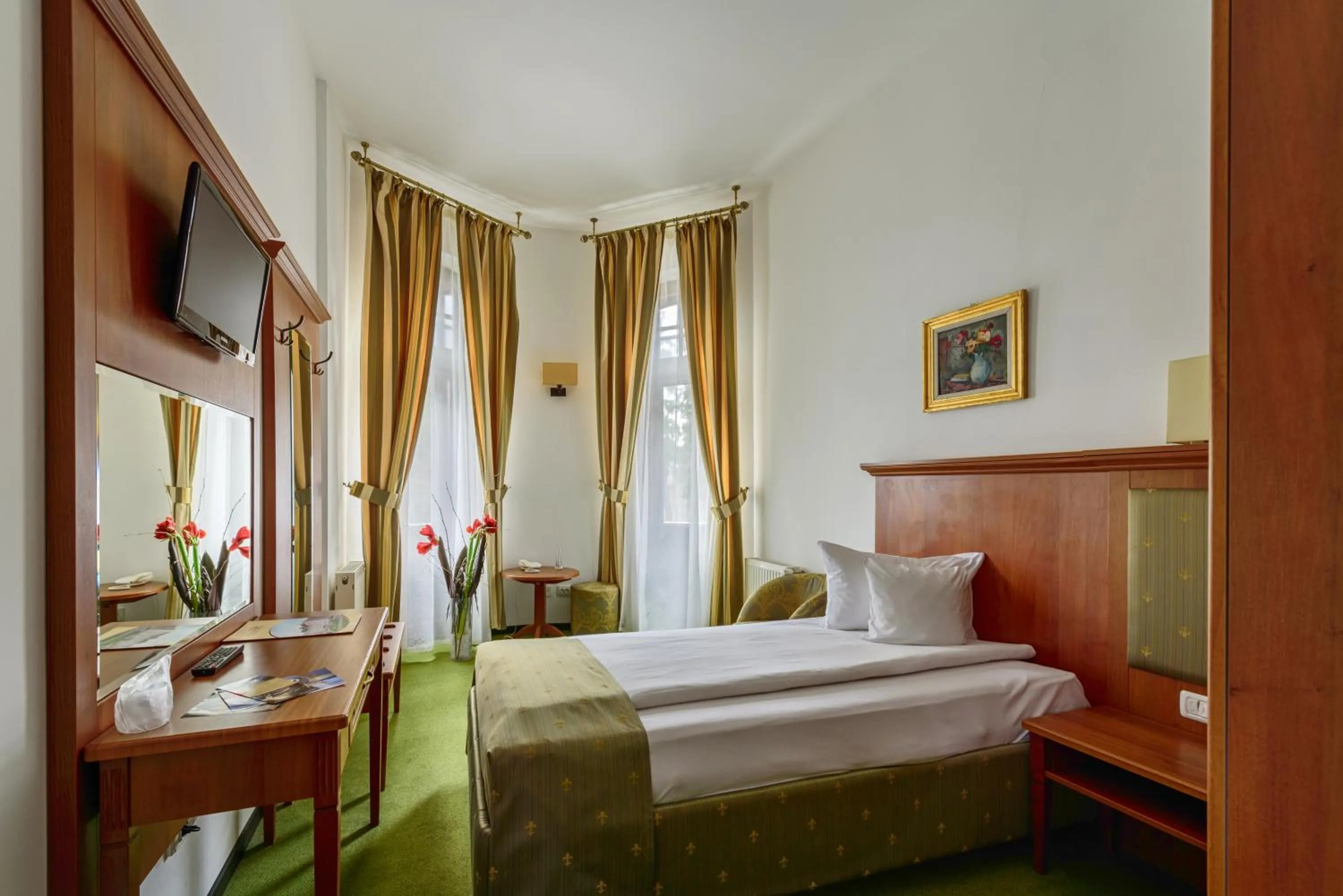 Bedroom in Hotel Palace