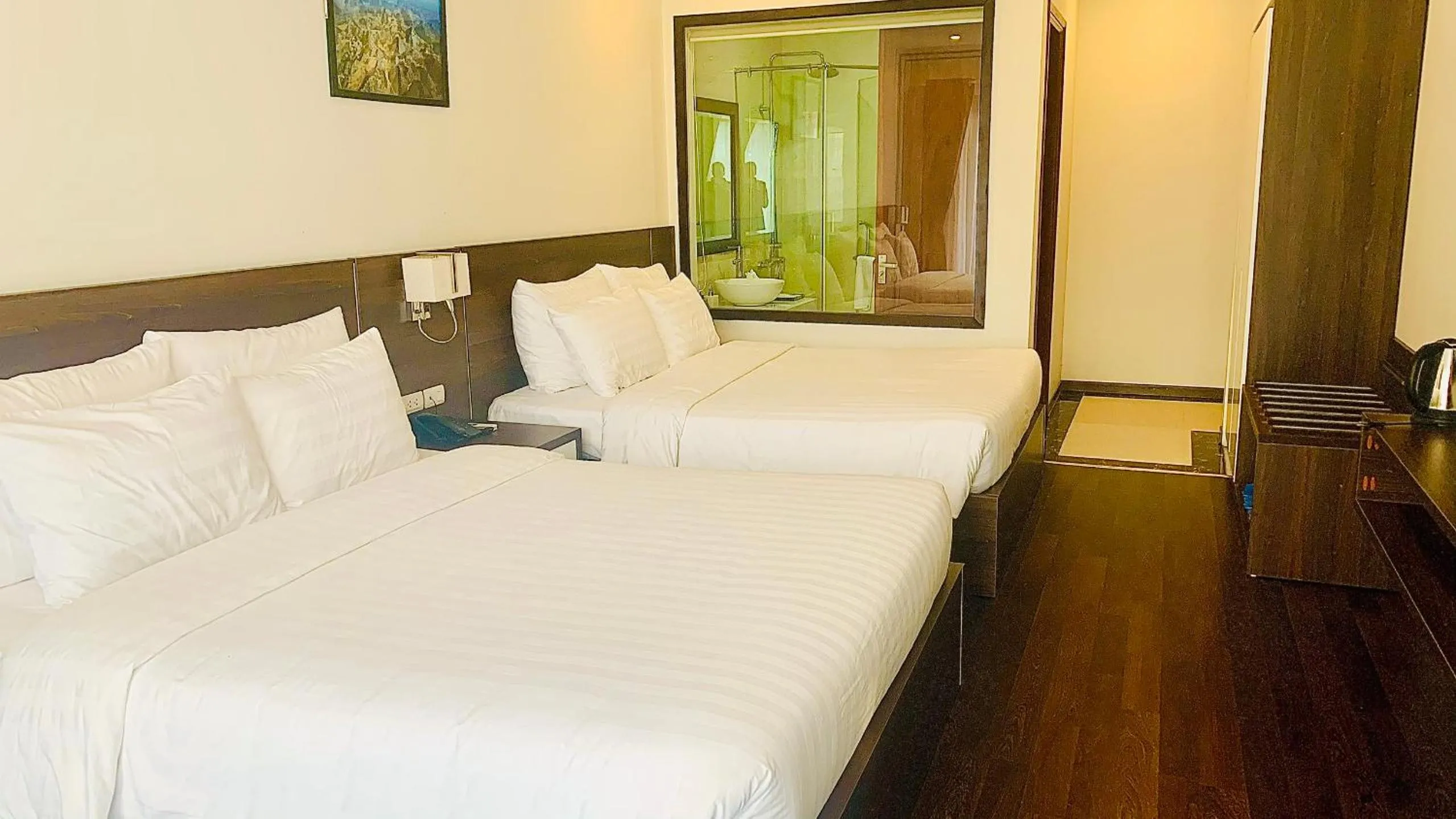 Bed in Paragon House and Residence