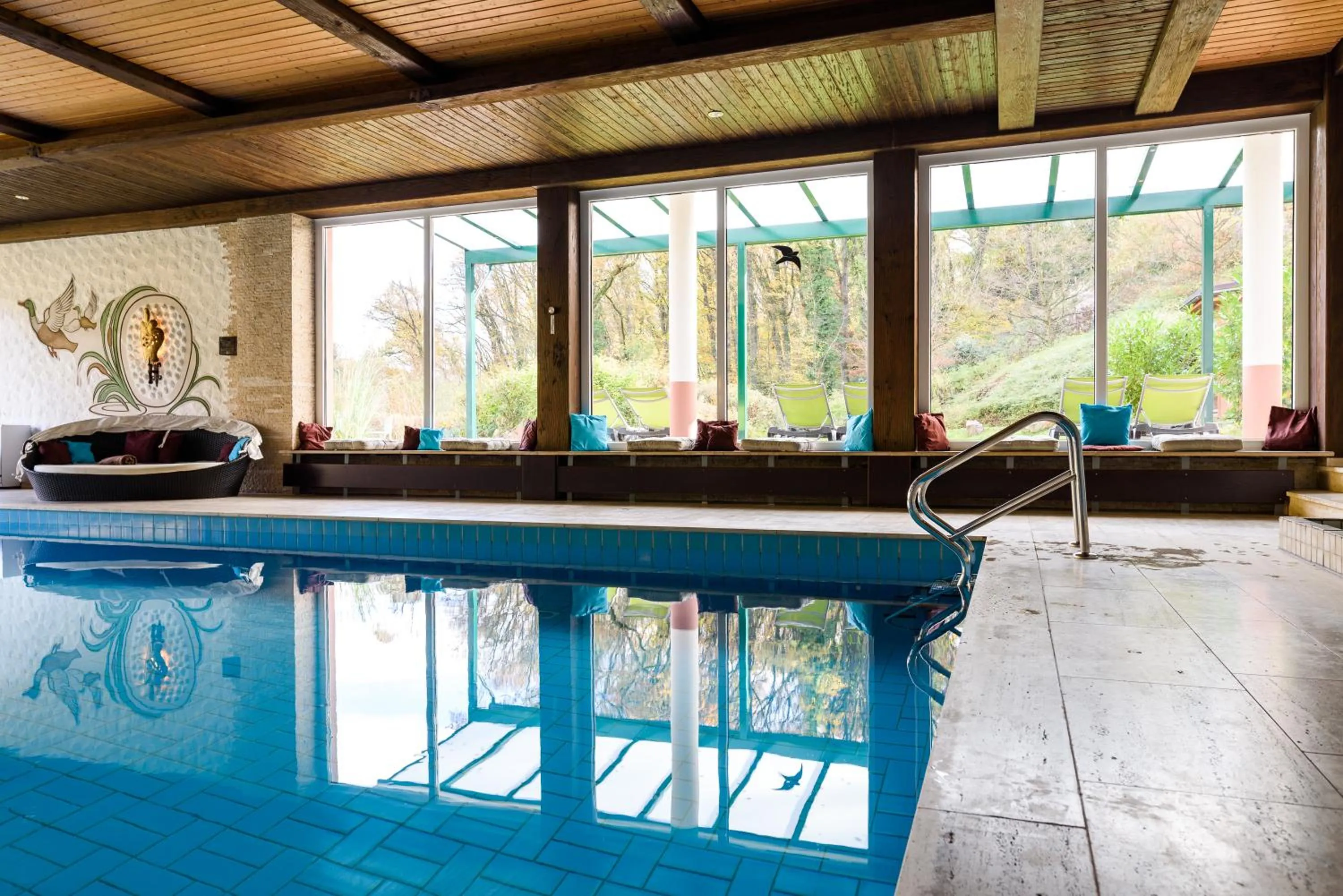 Swimming pool in Akzent Waldhotel Rheingau