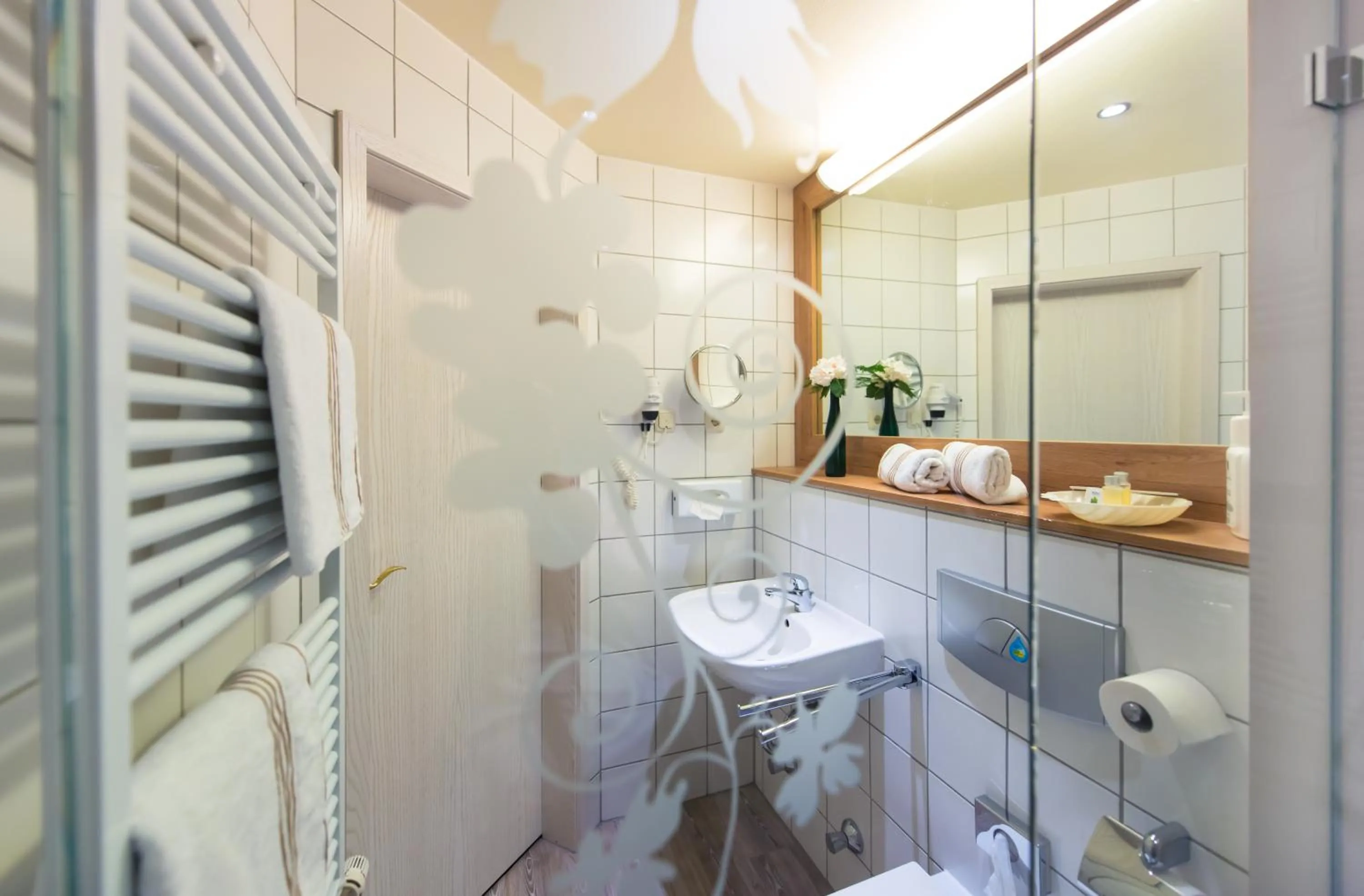 Bathroom in Akzent Waldhotel Rheingau