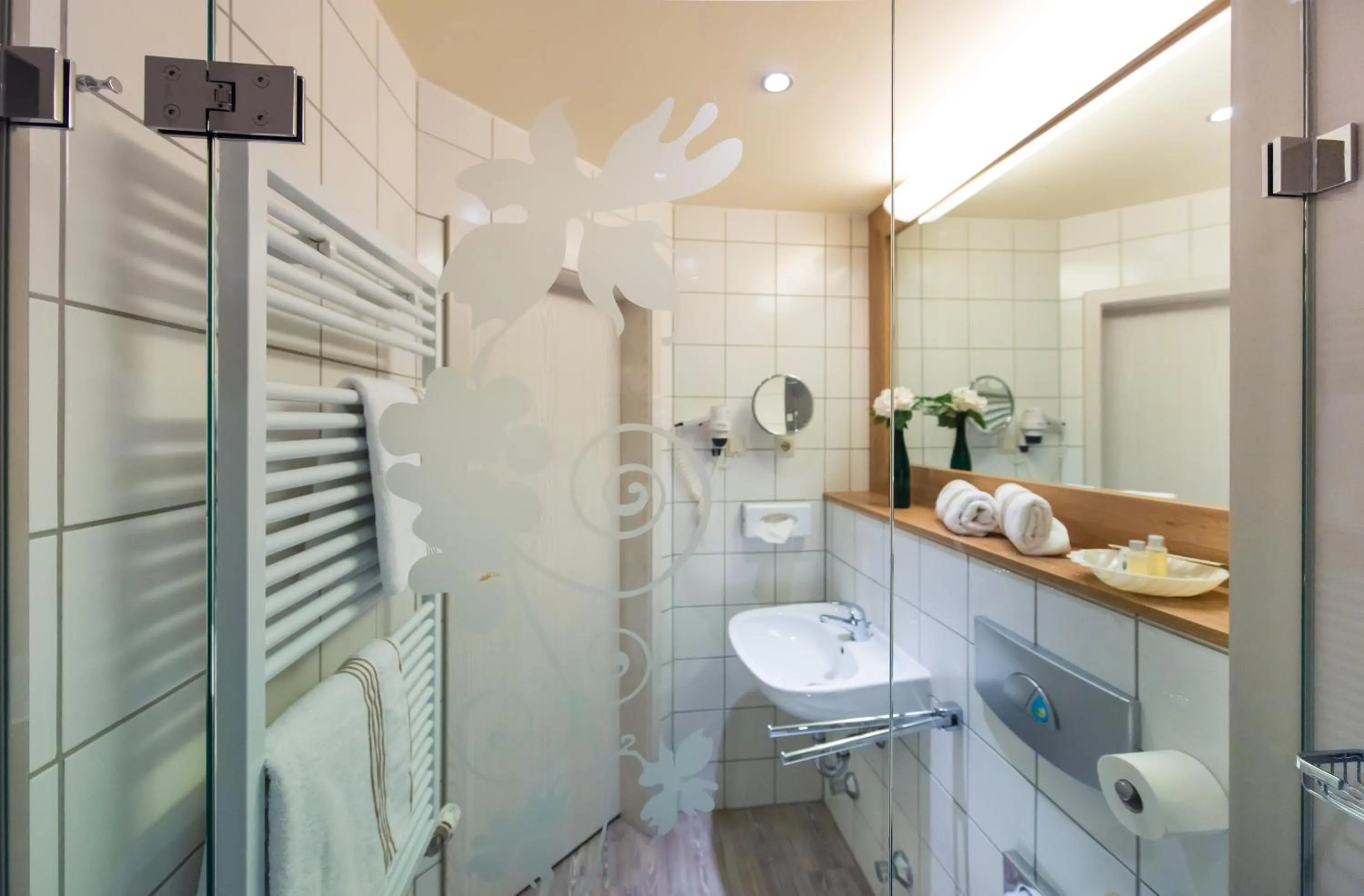 Bathroom in Akzent Waldhotel Rheingau