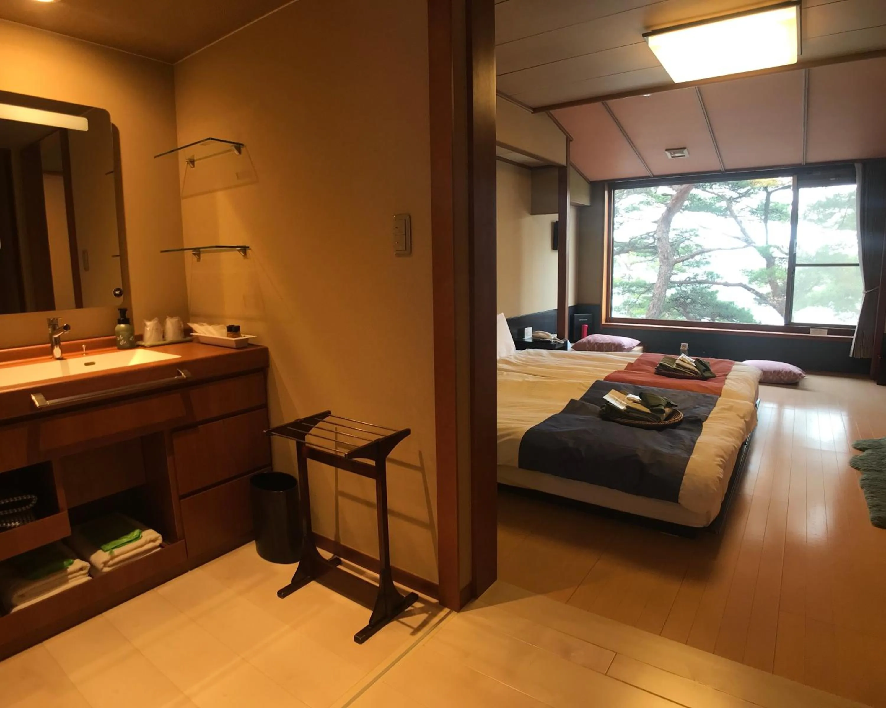 Photo of the whole room, Bed in Komatsu-kan Kofu-tei