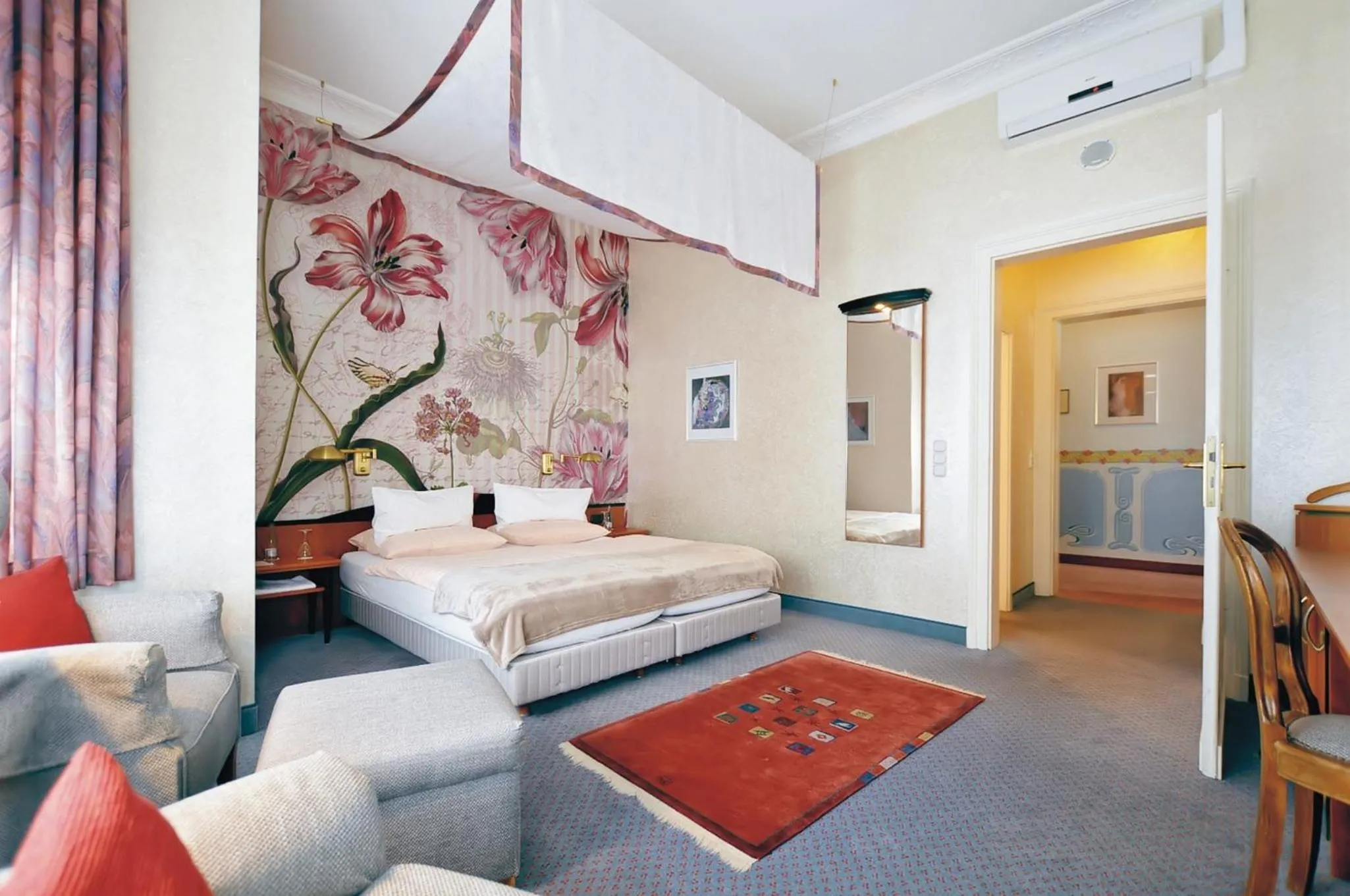 Bed in Hotel Jugendstil