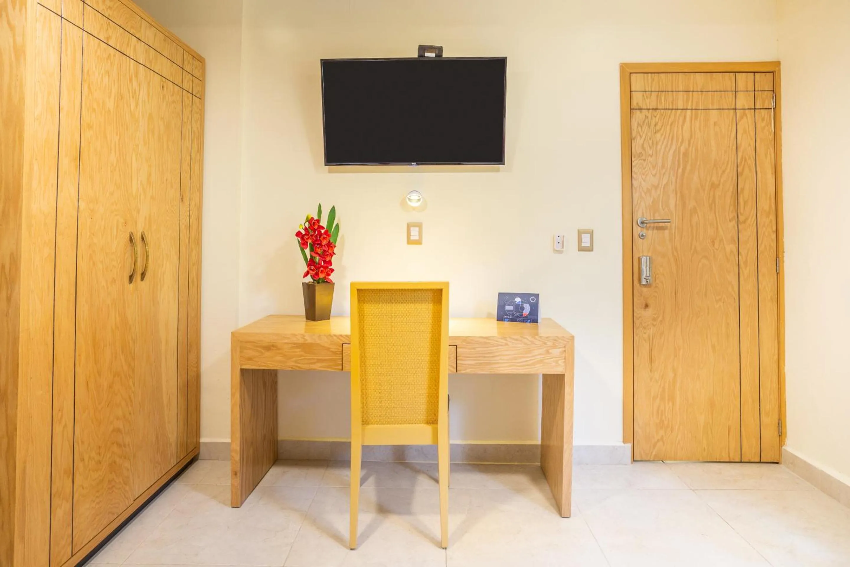 Seating area in La Casa de los Alcatraces