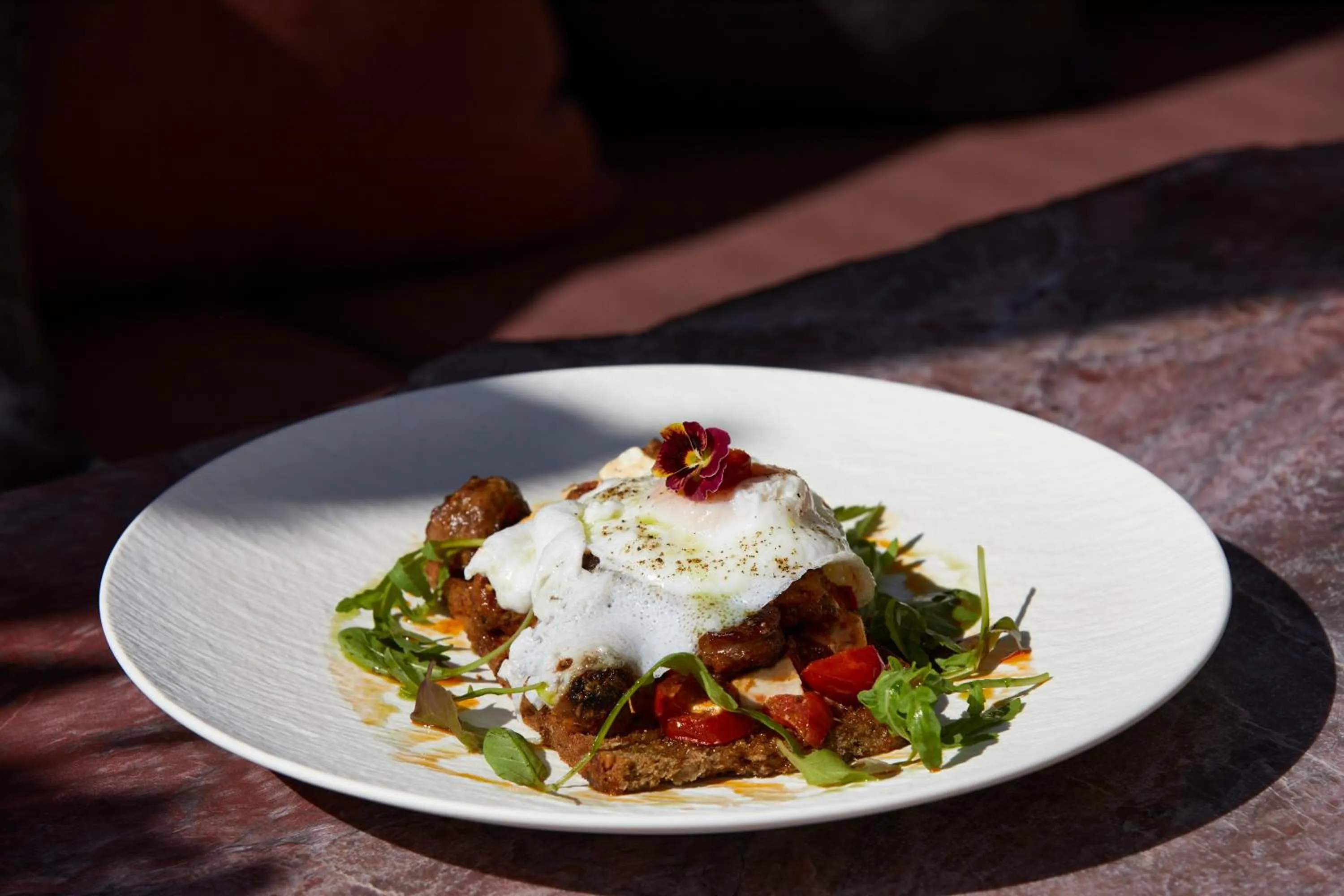 Food in White Pearl Cavalieri