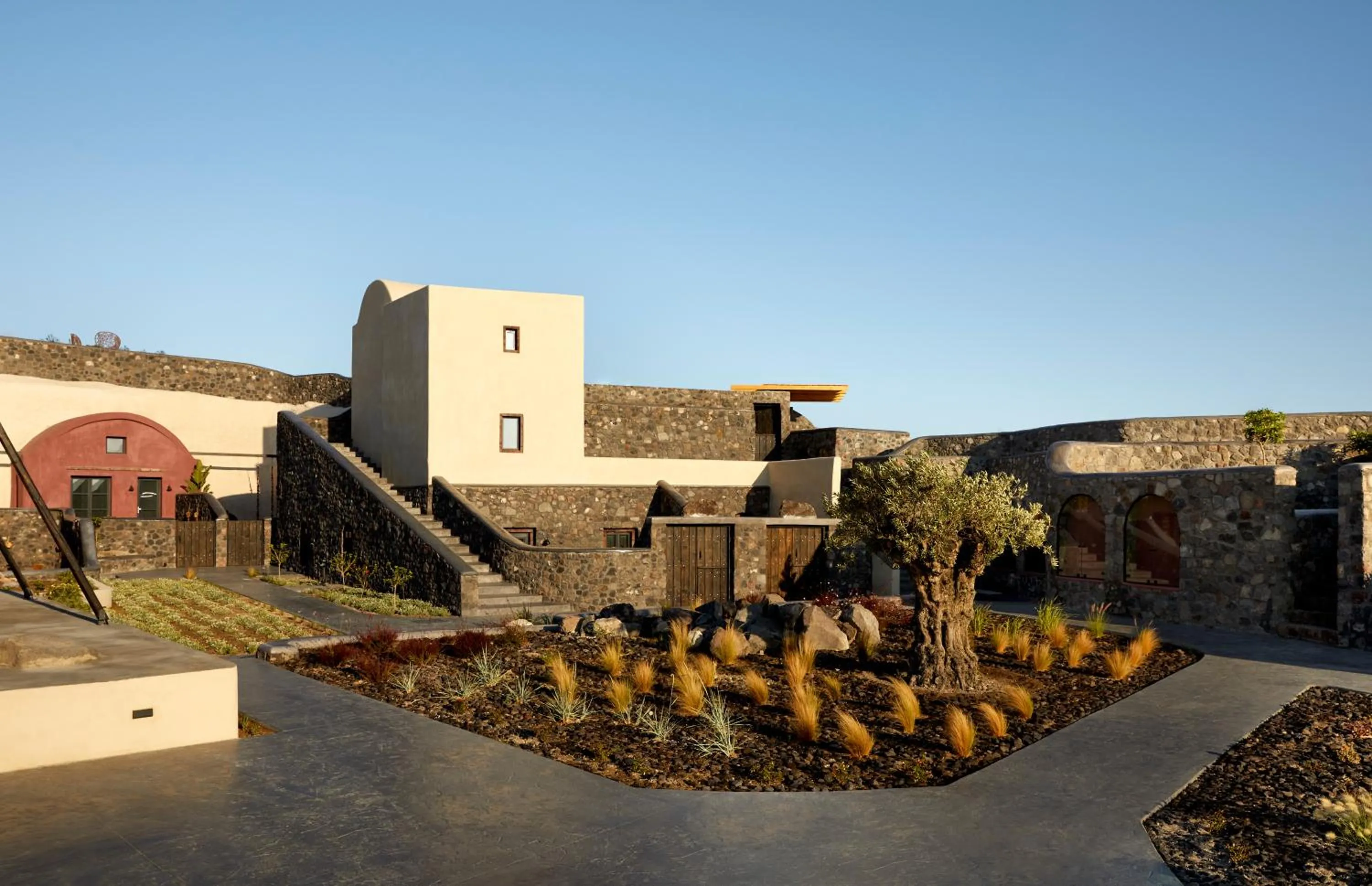 Property building in White Pearl Cavalieri