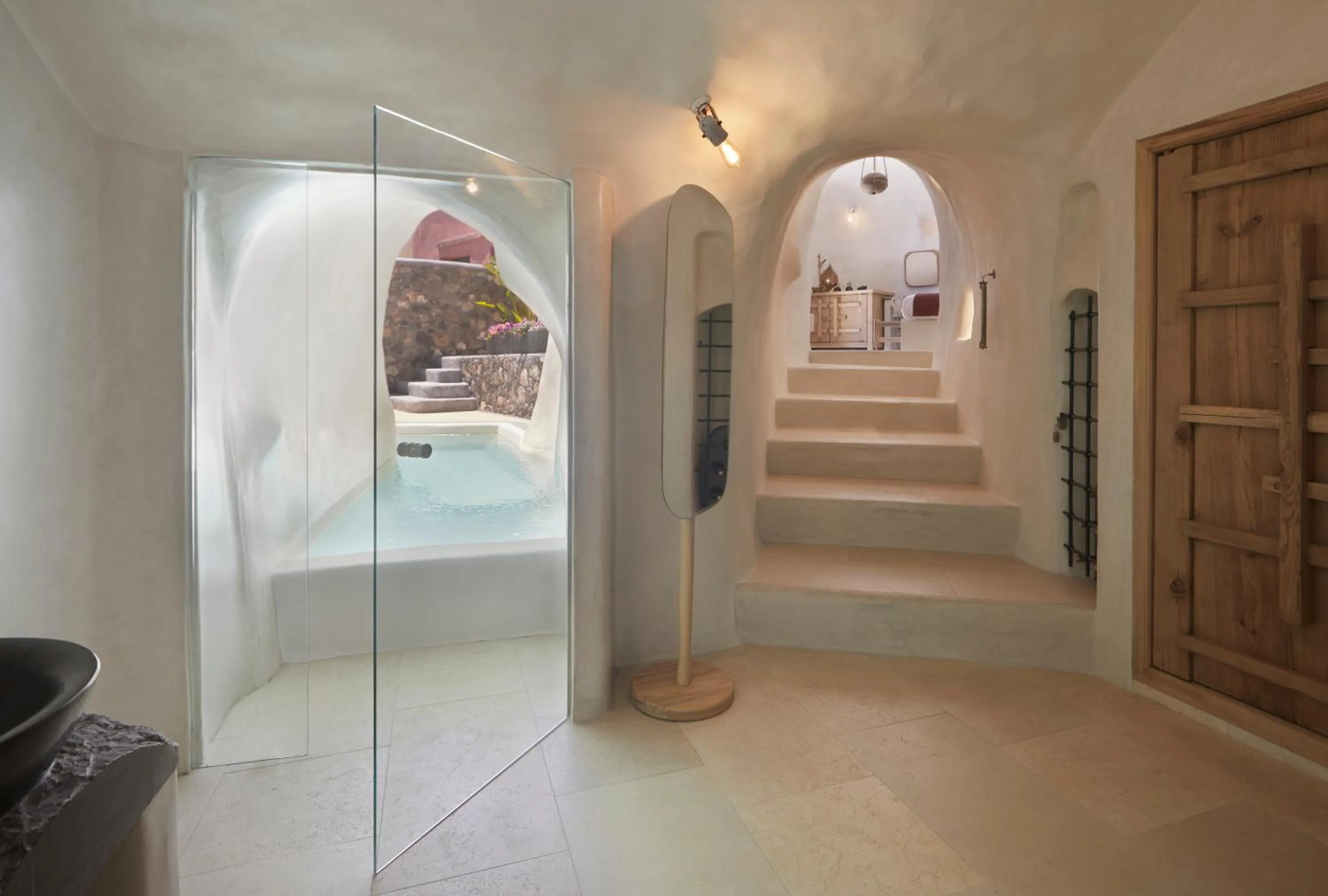 Swimming pool in White Pearl Cavalieri