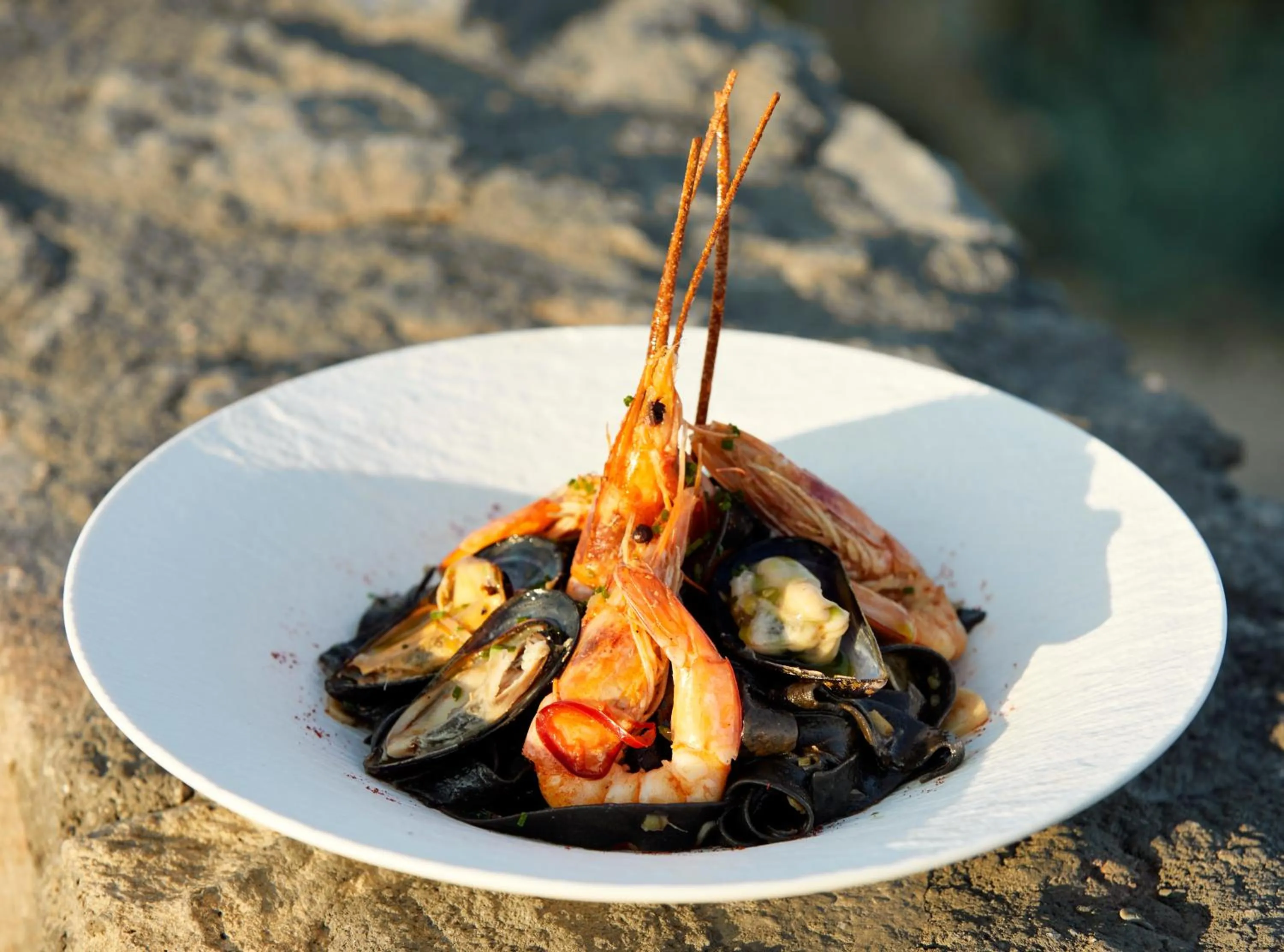 Food in White Pearl Cavalieri