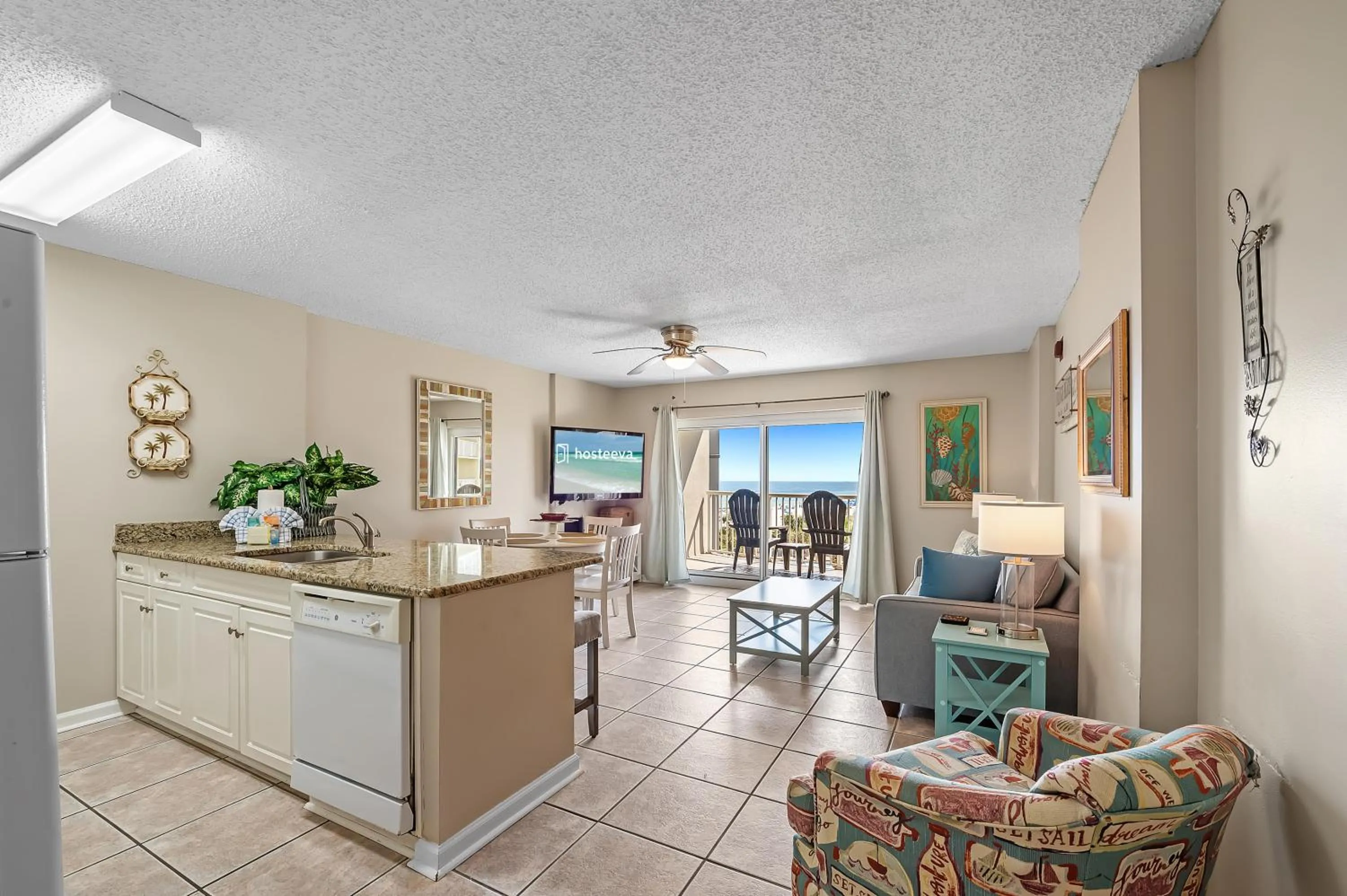Kitchen or kitchenette in Tradewinds 307